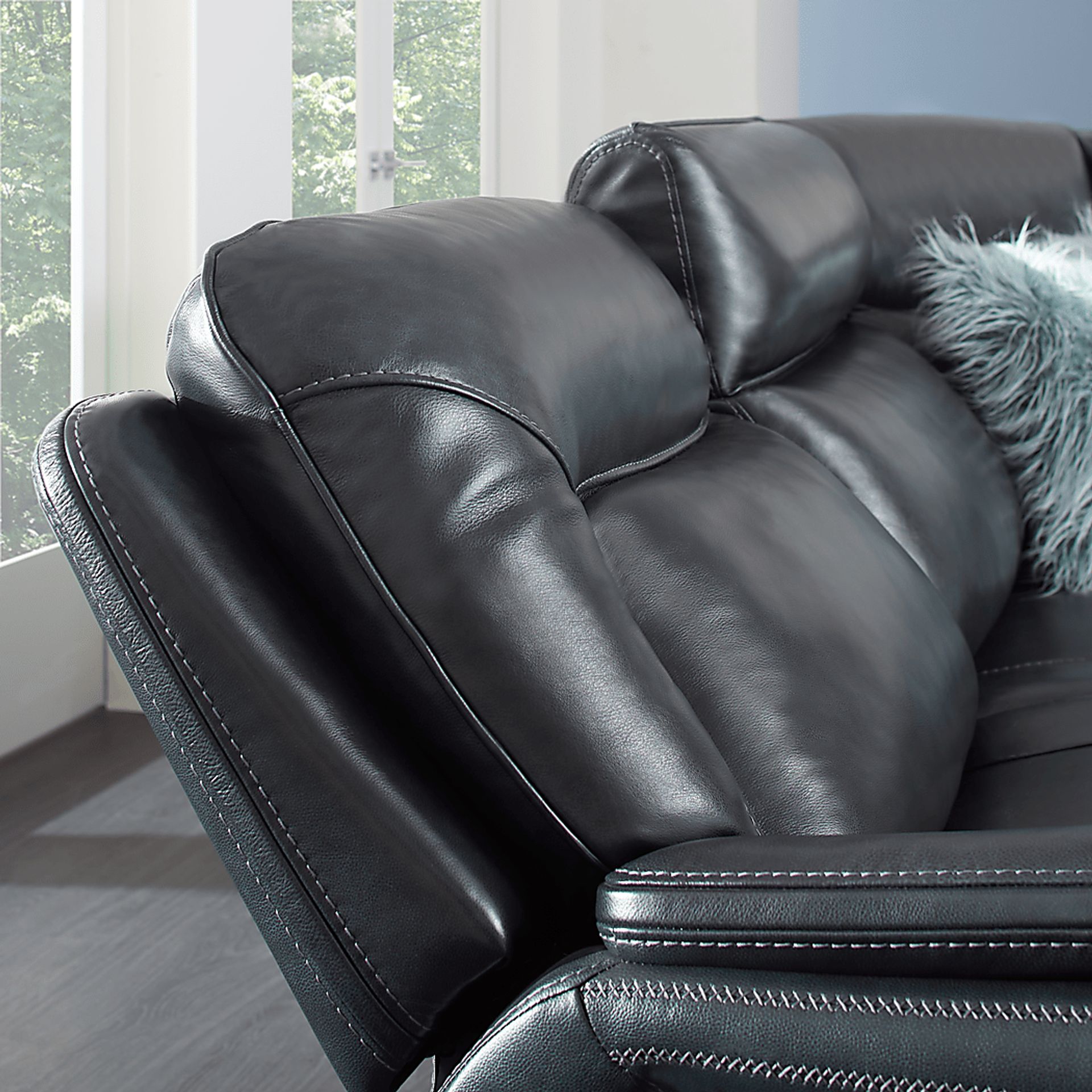 Valentini Navy Leather 6 Pc Dual Power Reclining Sectional - Image 6