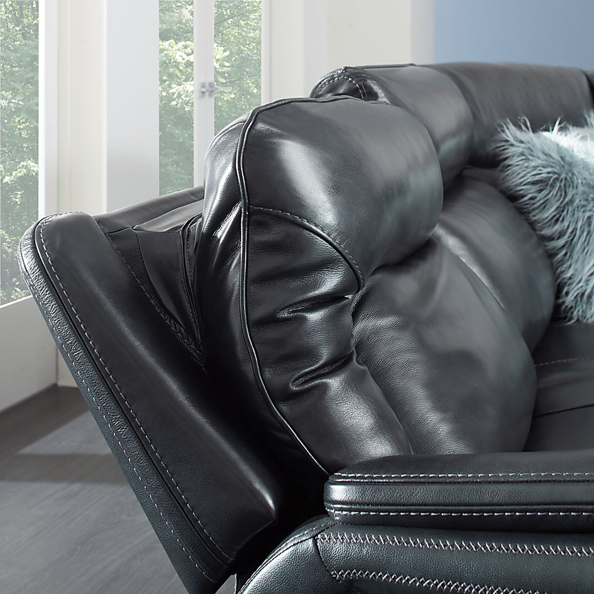 Valentini Navy Leather 6 Pc Dual Power Reclining Sectional - Image 9