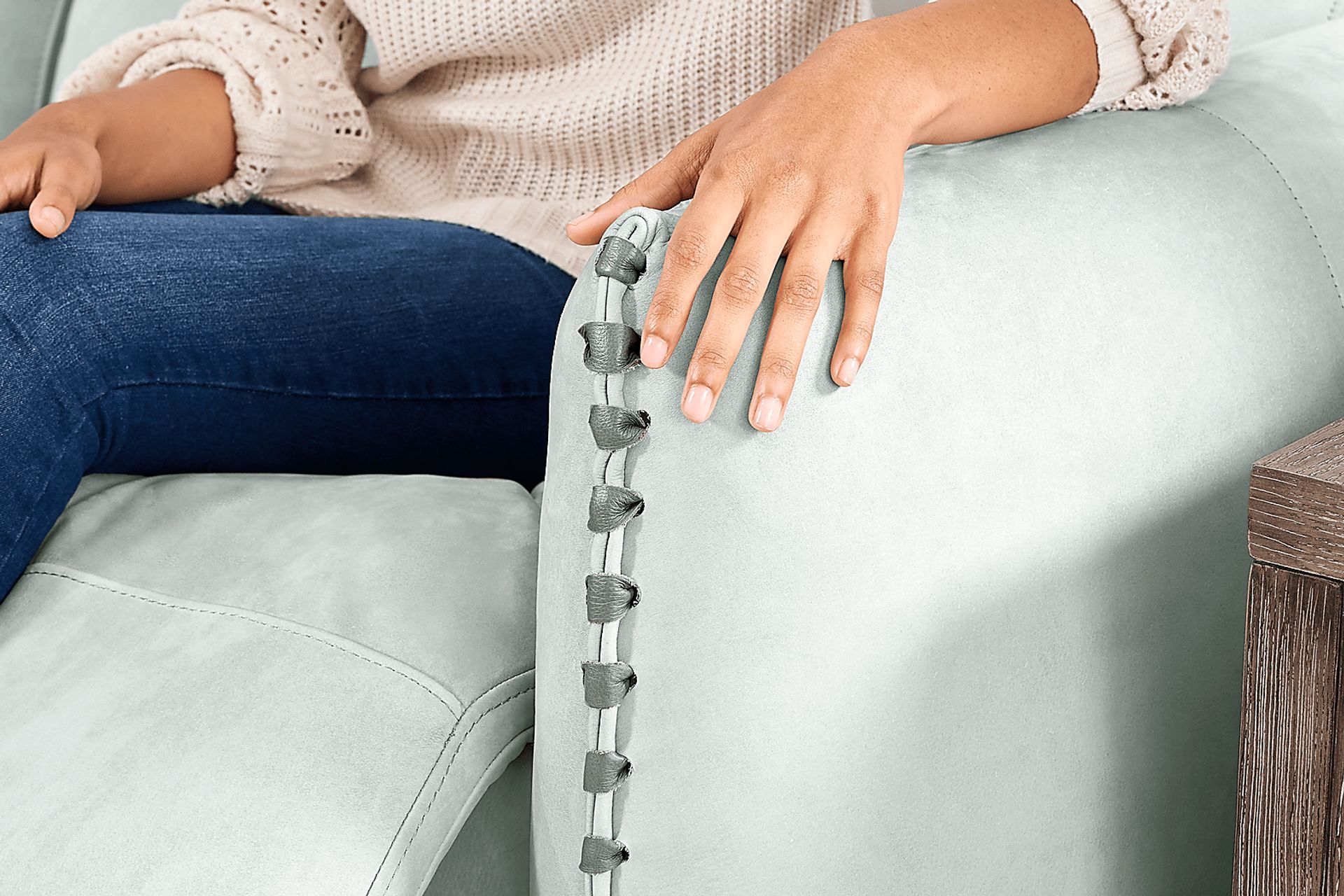 Valerio Hydra Leather 6 Pc Dual Power Reclining Sectional - Image 7