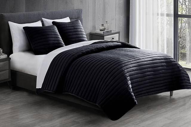 Vallecito Black 3 Pc Full/Queen Comforter Set - Thumbnail - Image 1
