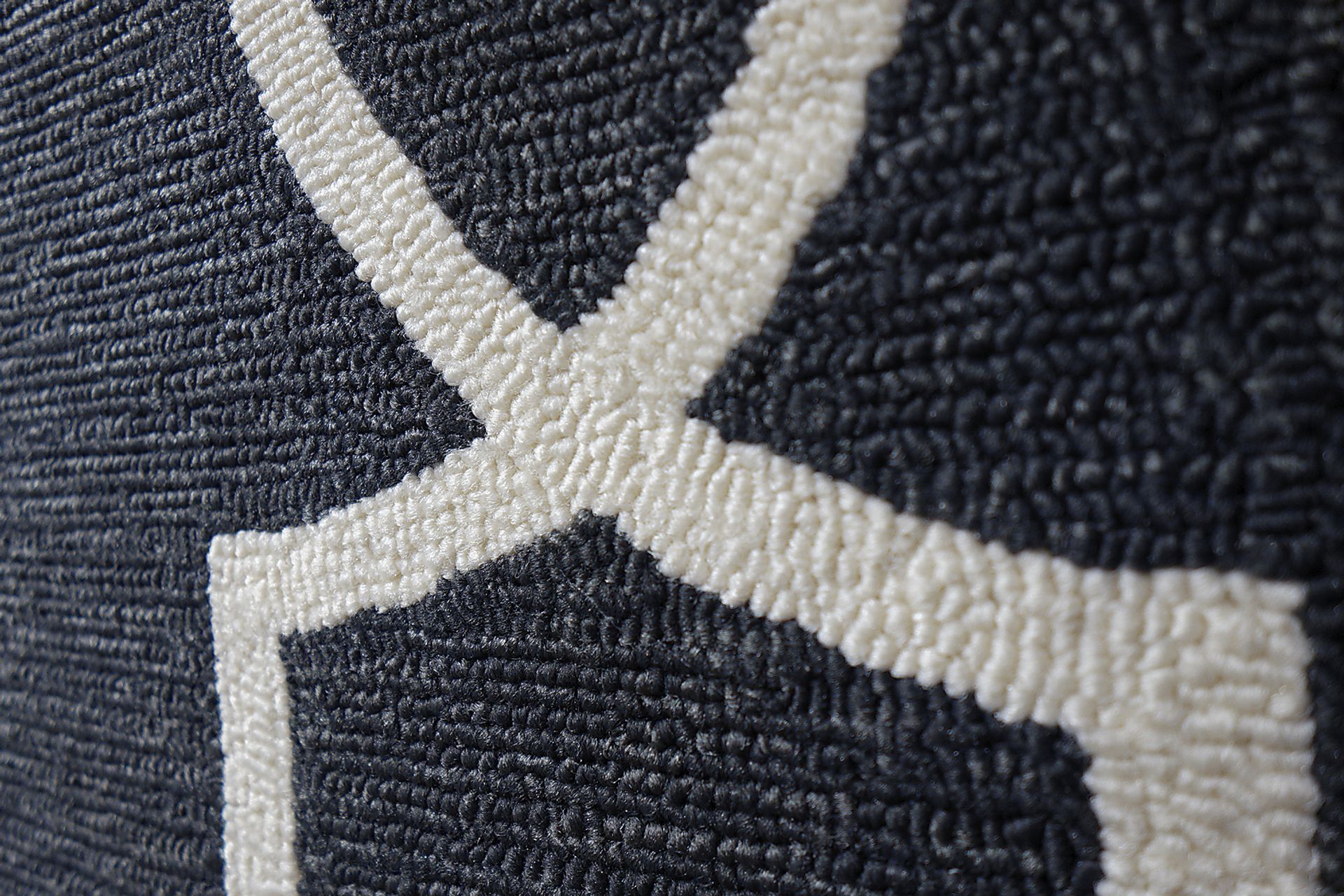 Valmack Black 8' x 11' Indoor/Outdoor Rug - Image 8