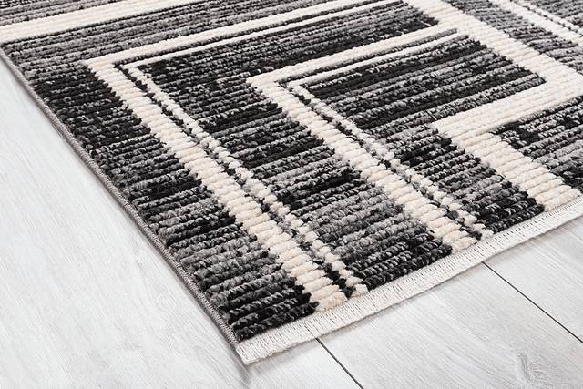 Valraine Black 5'7 x 7'7 Rug - Thumbnail - Image 4