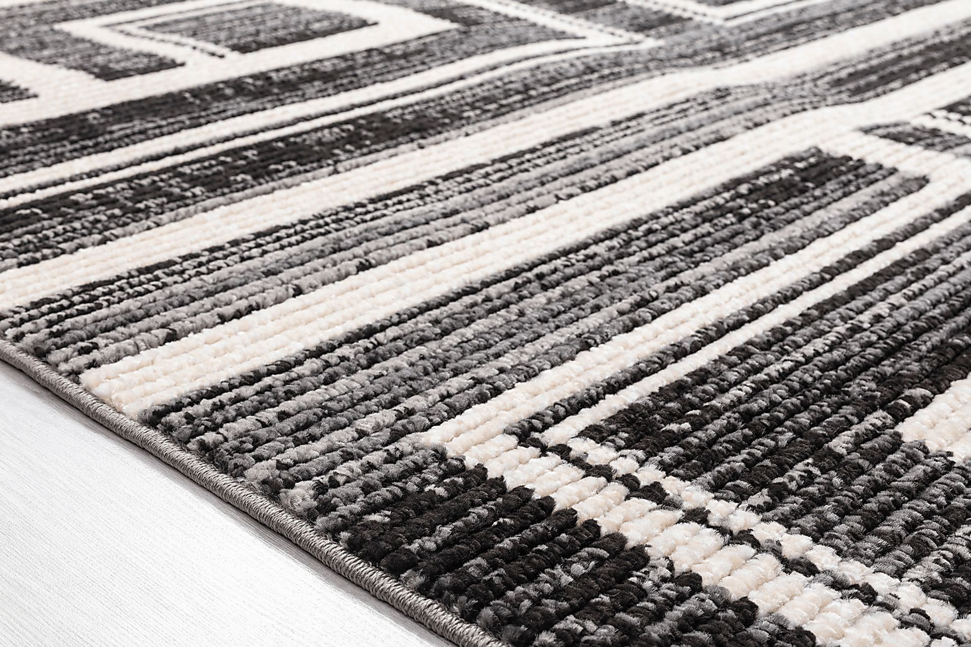 Valraine Black 5'7 x 7'7 Rug - Image 6