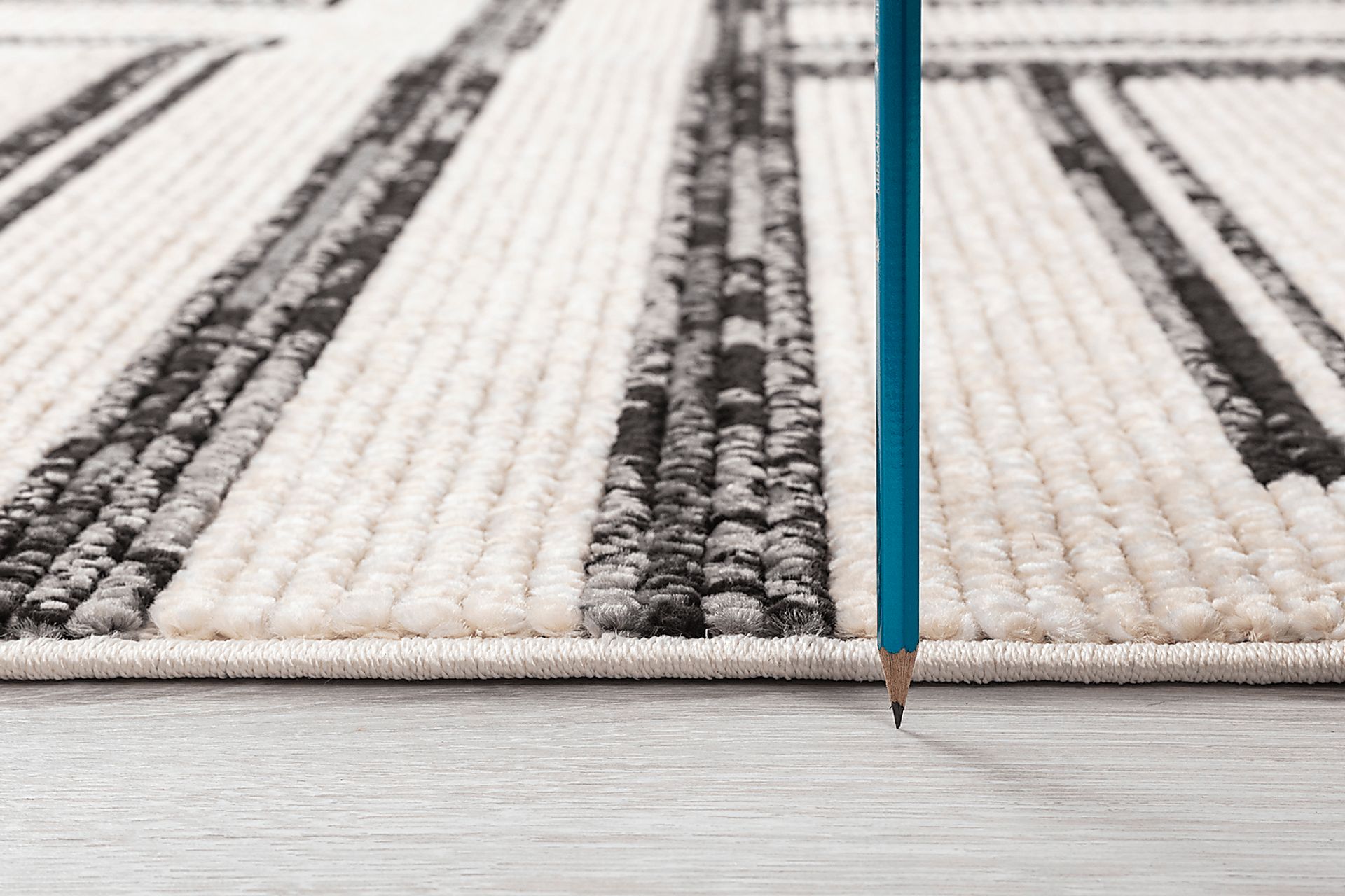 Valraine Ivory 7'10 x 10'1 Rug - Image 7