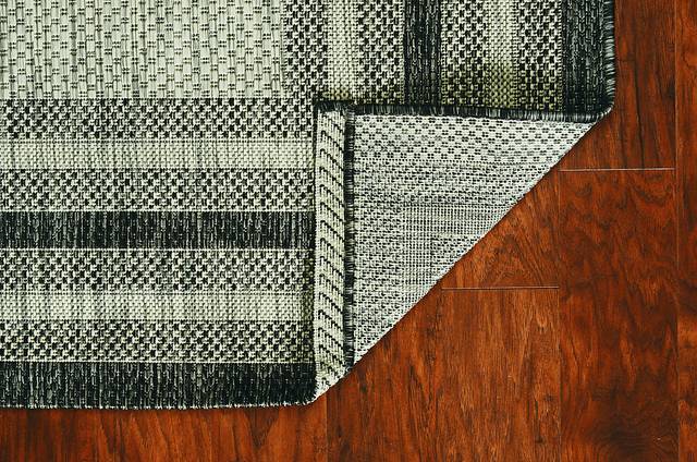 Valtry Gray 7'10 x 10'10 Indoor/Outdoor Rug - Thumbnail - Image 4