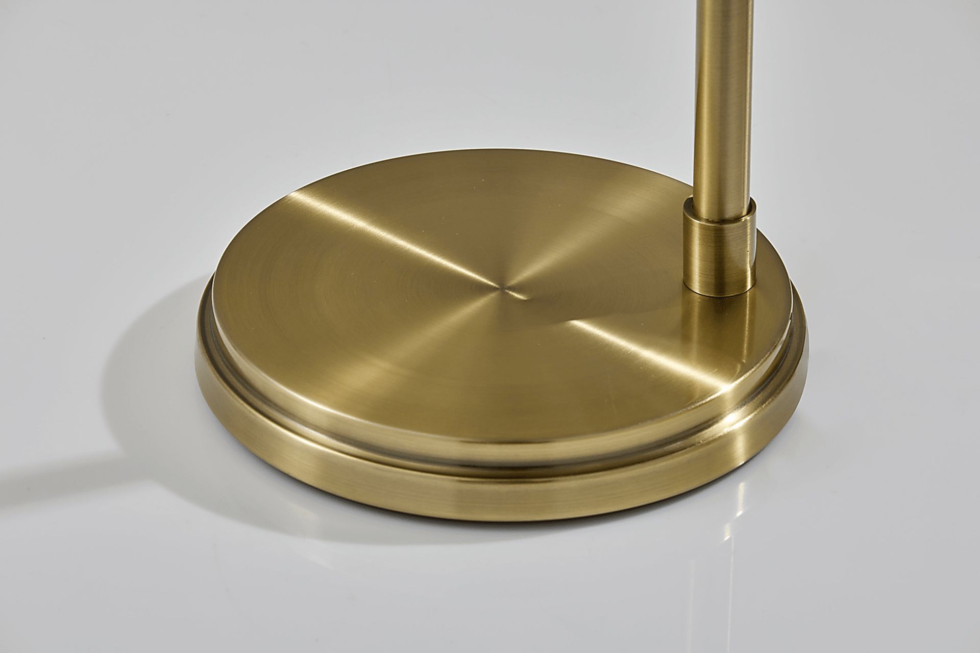 Vanelle Gold Floor Lamp - Image 4