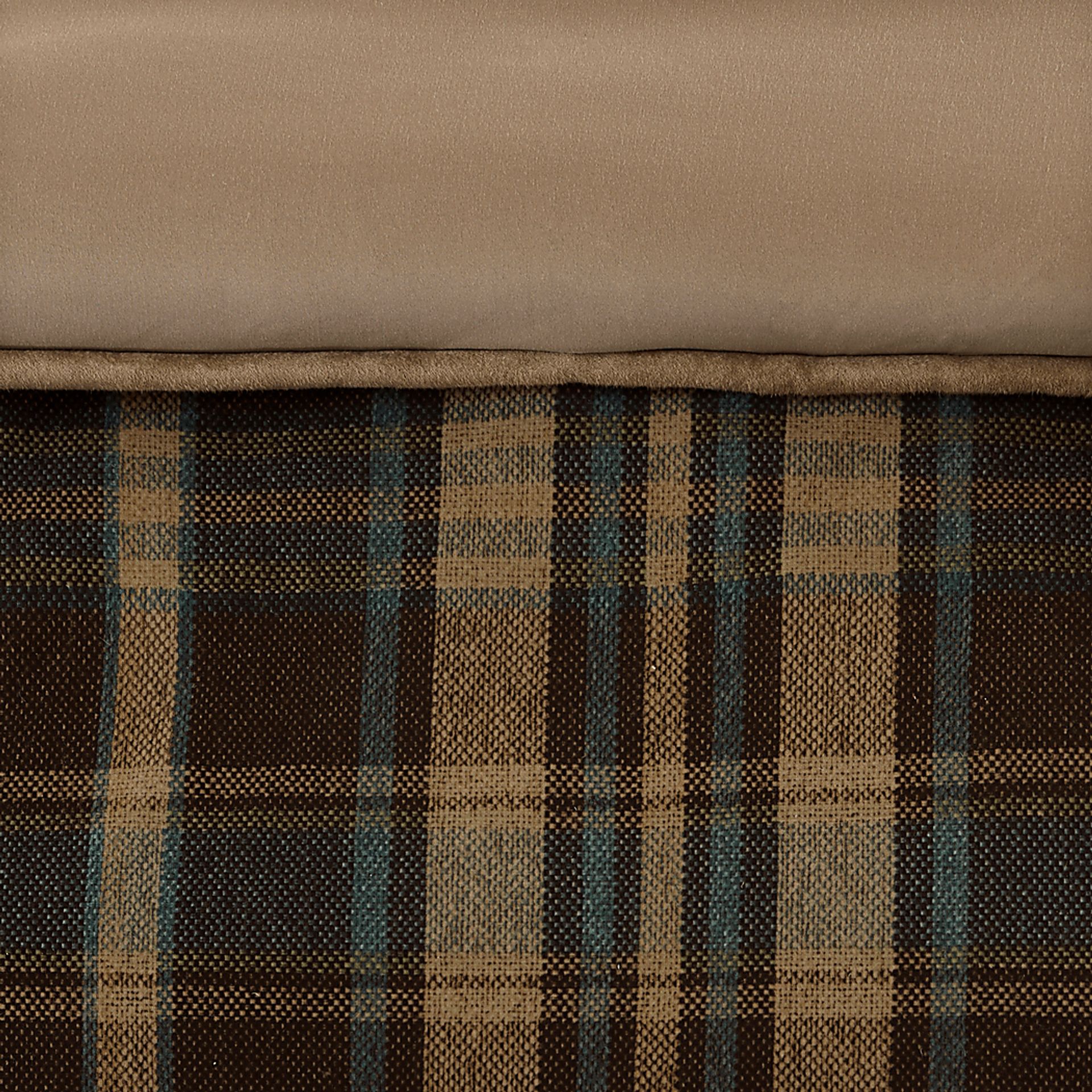 Vangie Multi King Comforter Set - Image 6