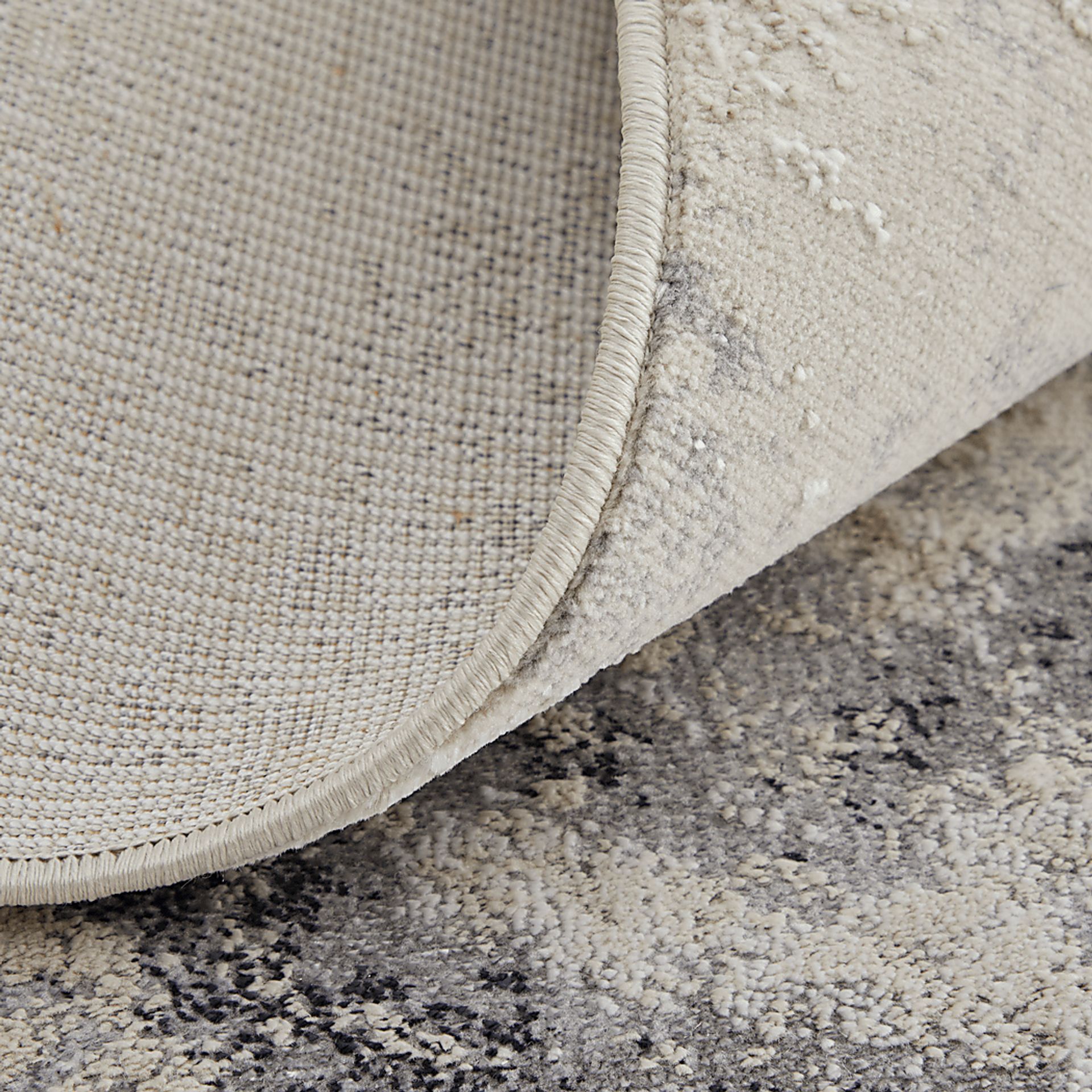 Vaves Gray 6'7 x 9'6 Rug - Image 5