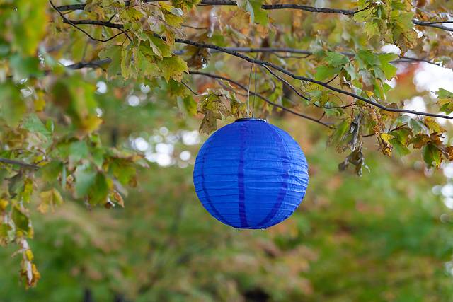 Vense Island Outdoor Blue Solar Lantern - Thumbnail - Image 2