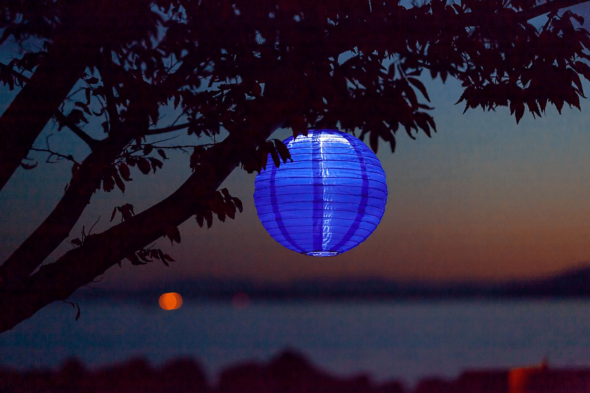 Vense Island Outdoor Blue Solar Lantern - Image 3
