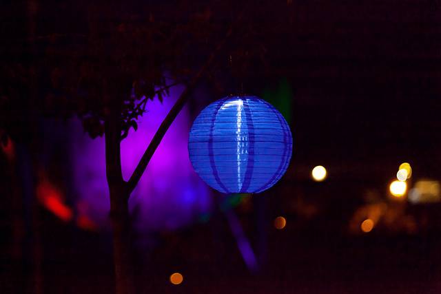 Vense Island Outdoor Blue Solar Lantern - Thumbnail - Image 4