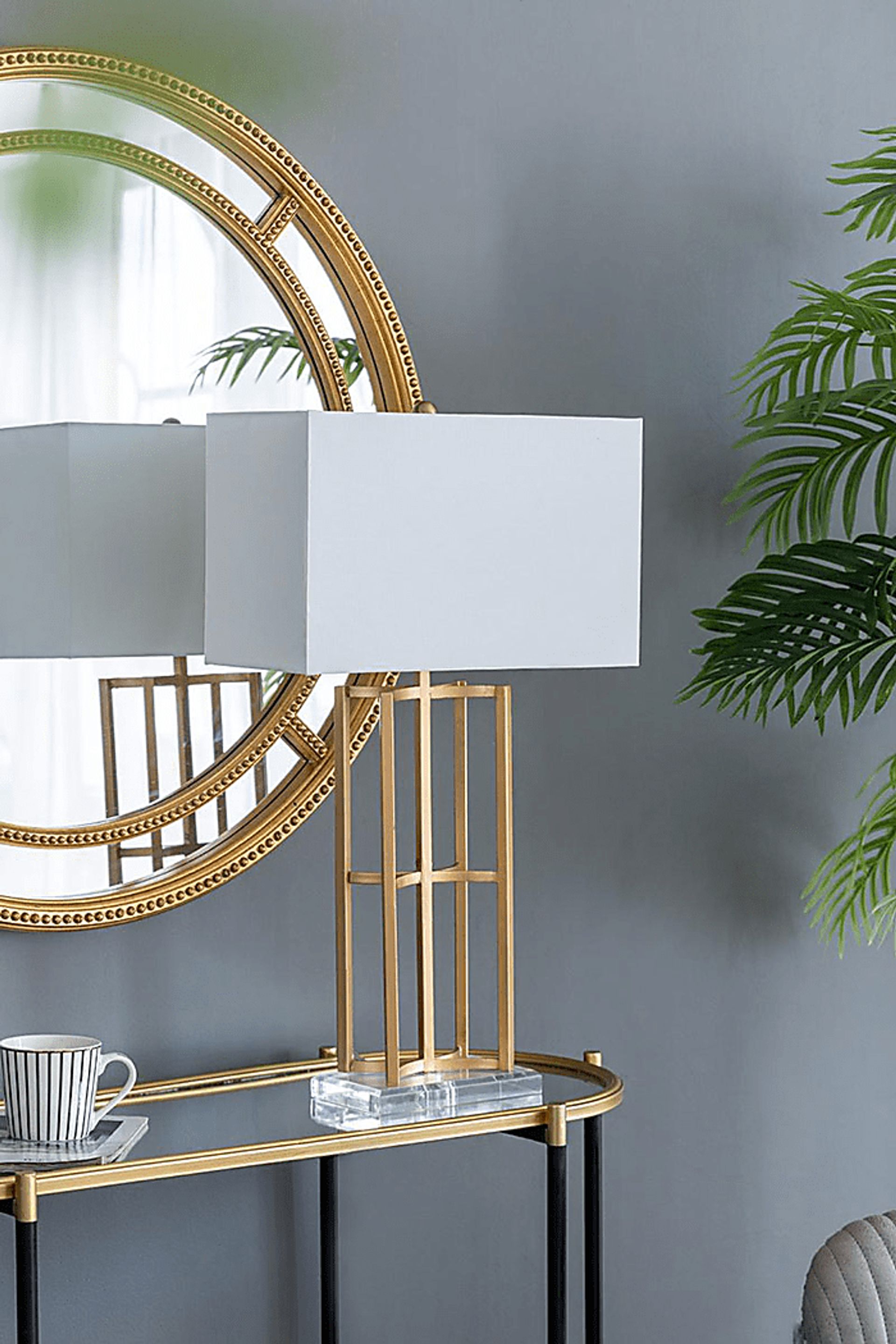 Veranda Boulevard Gold Lamp - Image 5