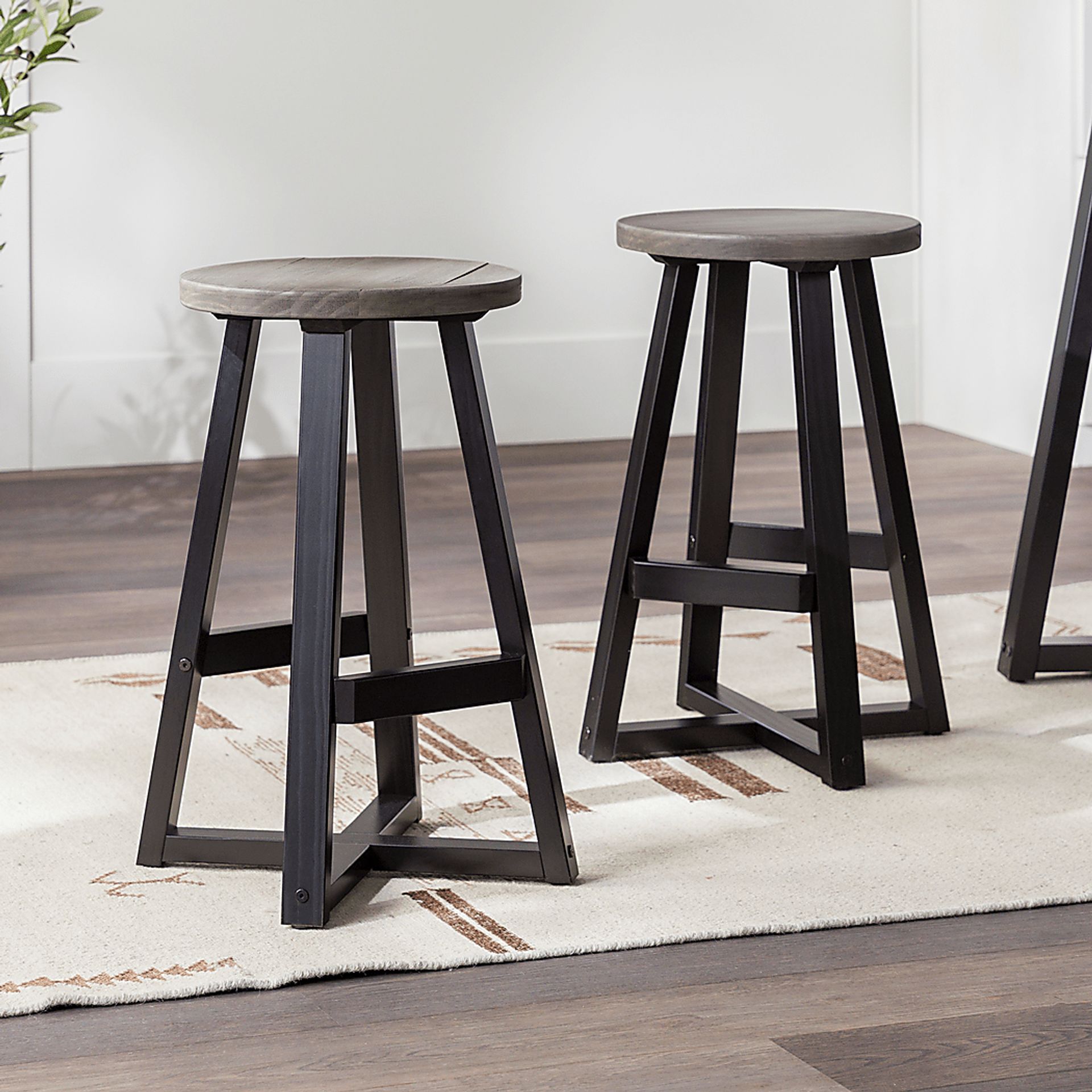 Verdenbruk Gray Counter Height Stool, set of 2 - Image 2