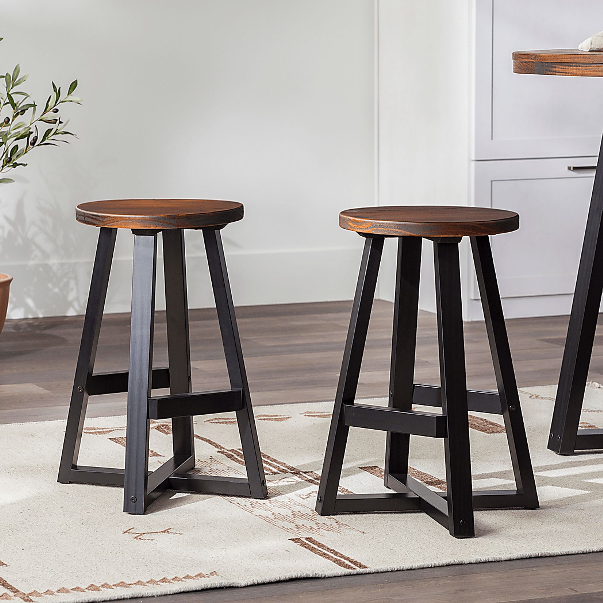 Verdenbruk Mahogany Counter Height Stool, Set of 2 - Image 2