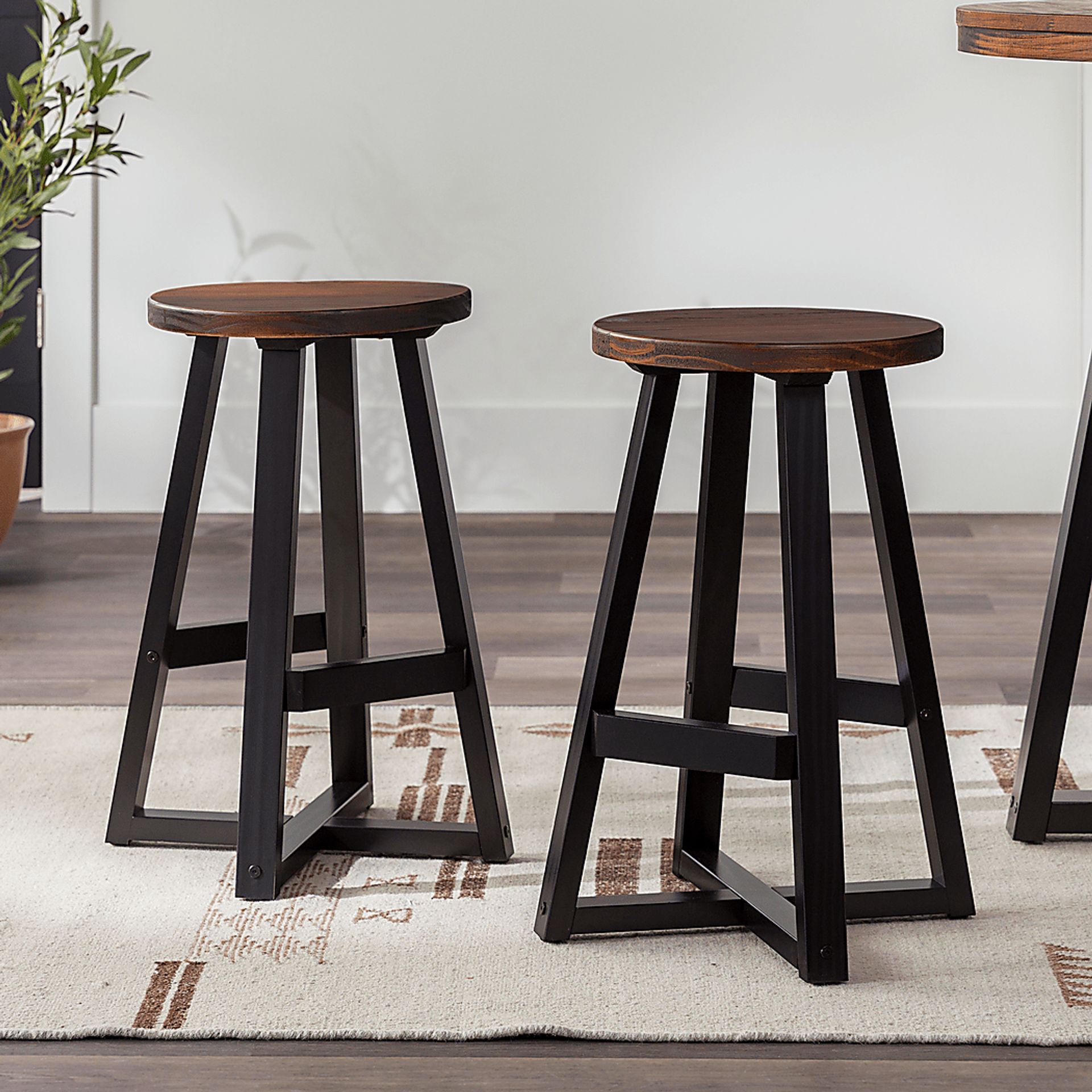 Verdenbruk Mahogany Counter Height Stool, Set of 2 - Image 3