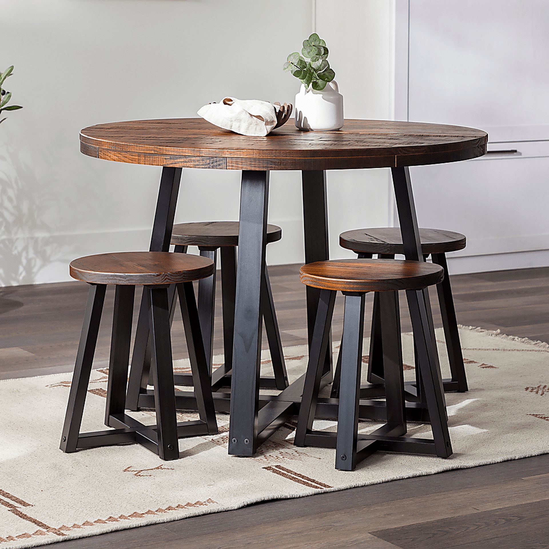 Verdenbruk Mahogany 5pc Dining Set - Image 2