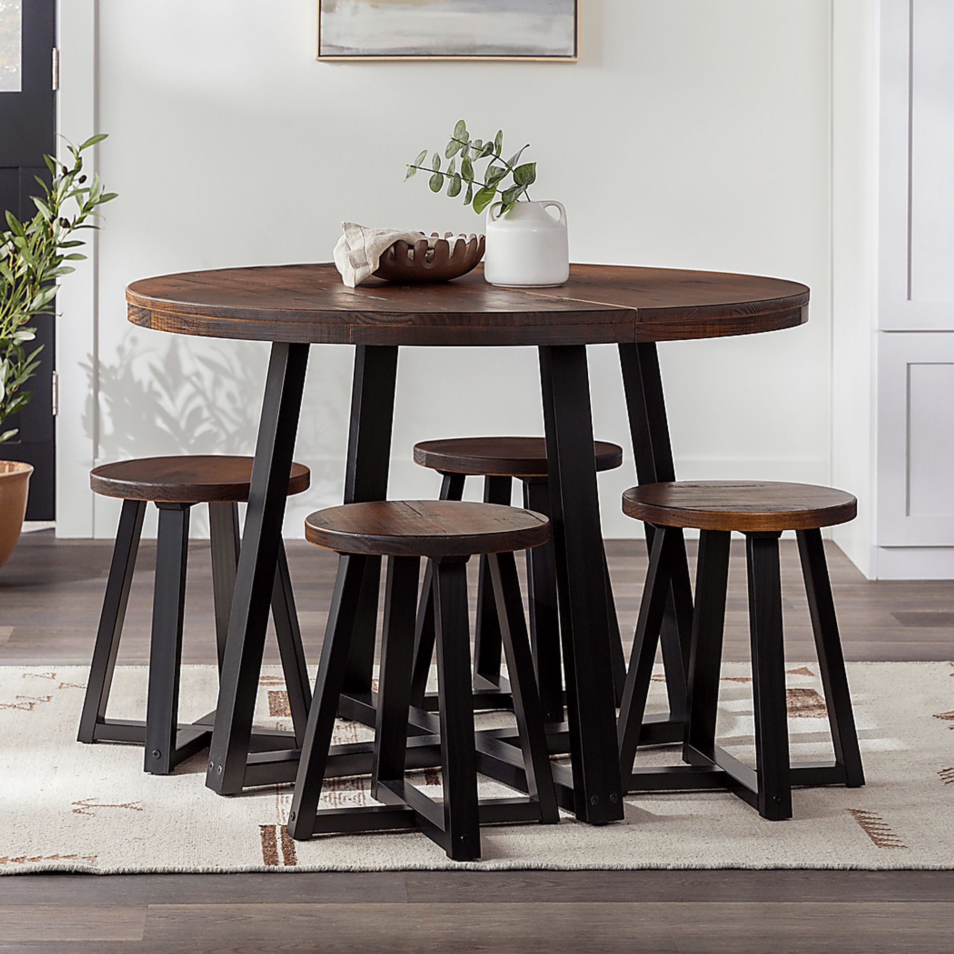 Verdenbruk Mahogany 5pc Dining Set - Image 3