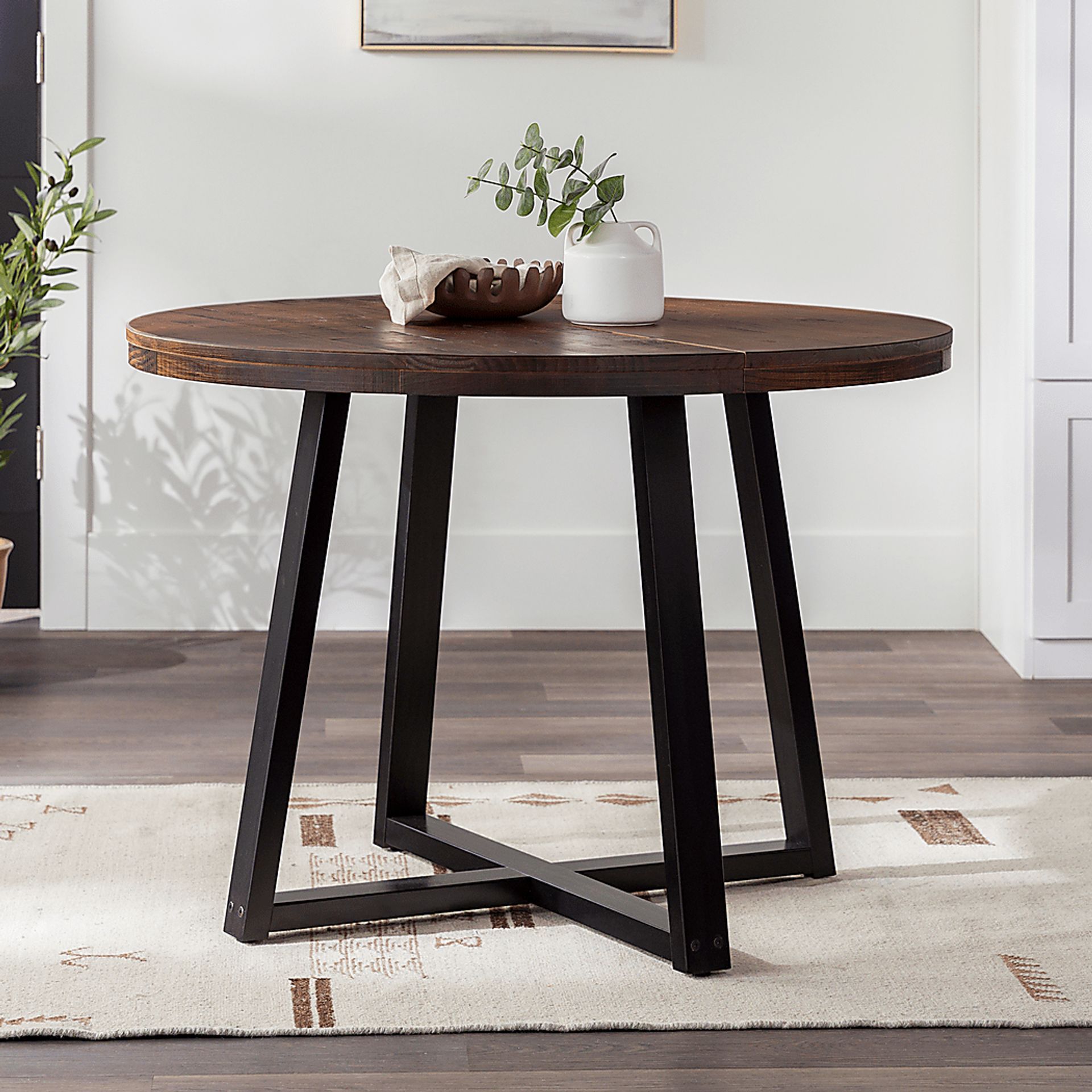 Verdenbruk Mahogany Dining Table - Image 3