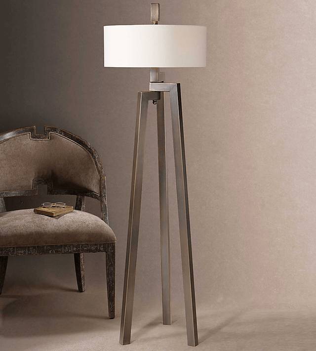 Victorious Point Bronze Floor Lamp - Thumbnail - Image 2