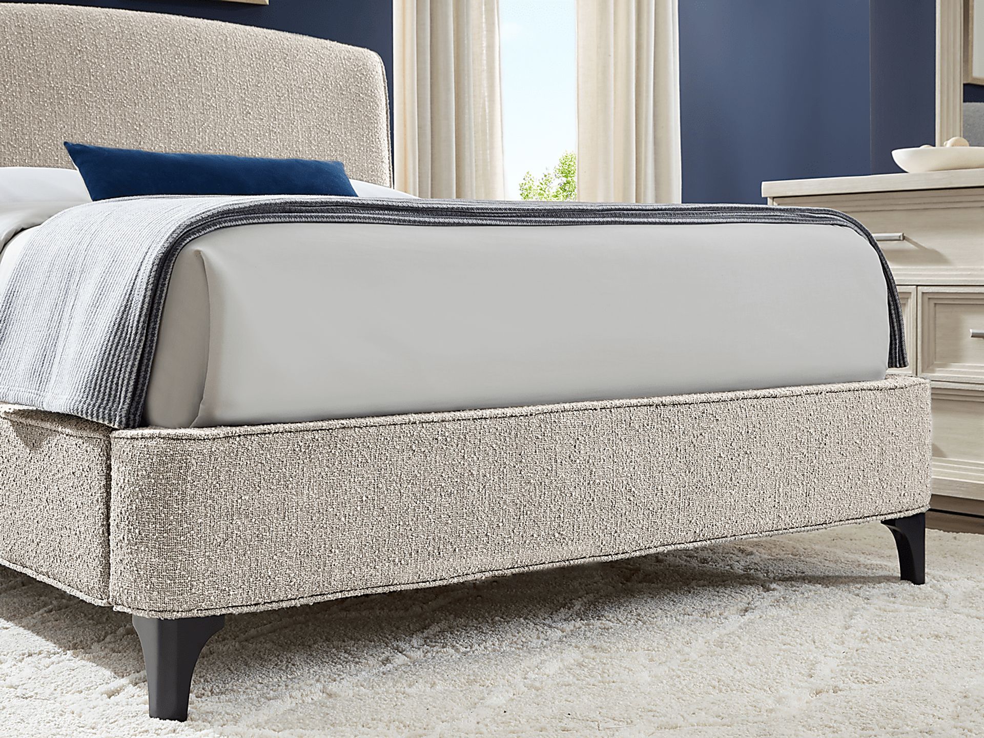 Villanova Square Cream 3 Pc King Upholstered Bed - Image 3