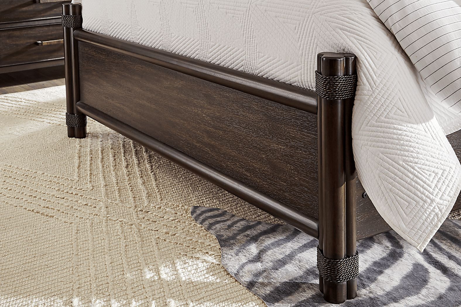 Cindy Crawford Home Vineyard Estates Upholstered Bed - Thumbnail 5