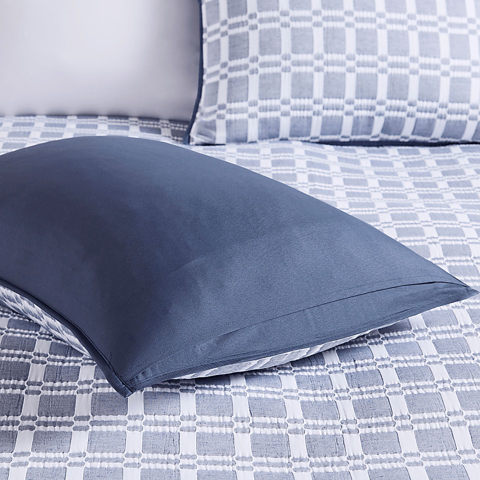 Viriole Indigo 3 Pc King/California King Coverlet Set - Image 9