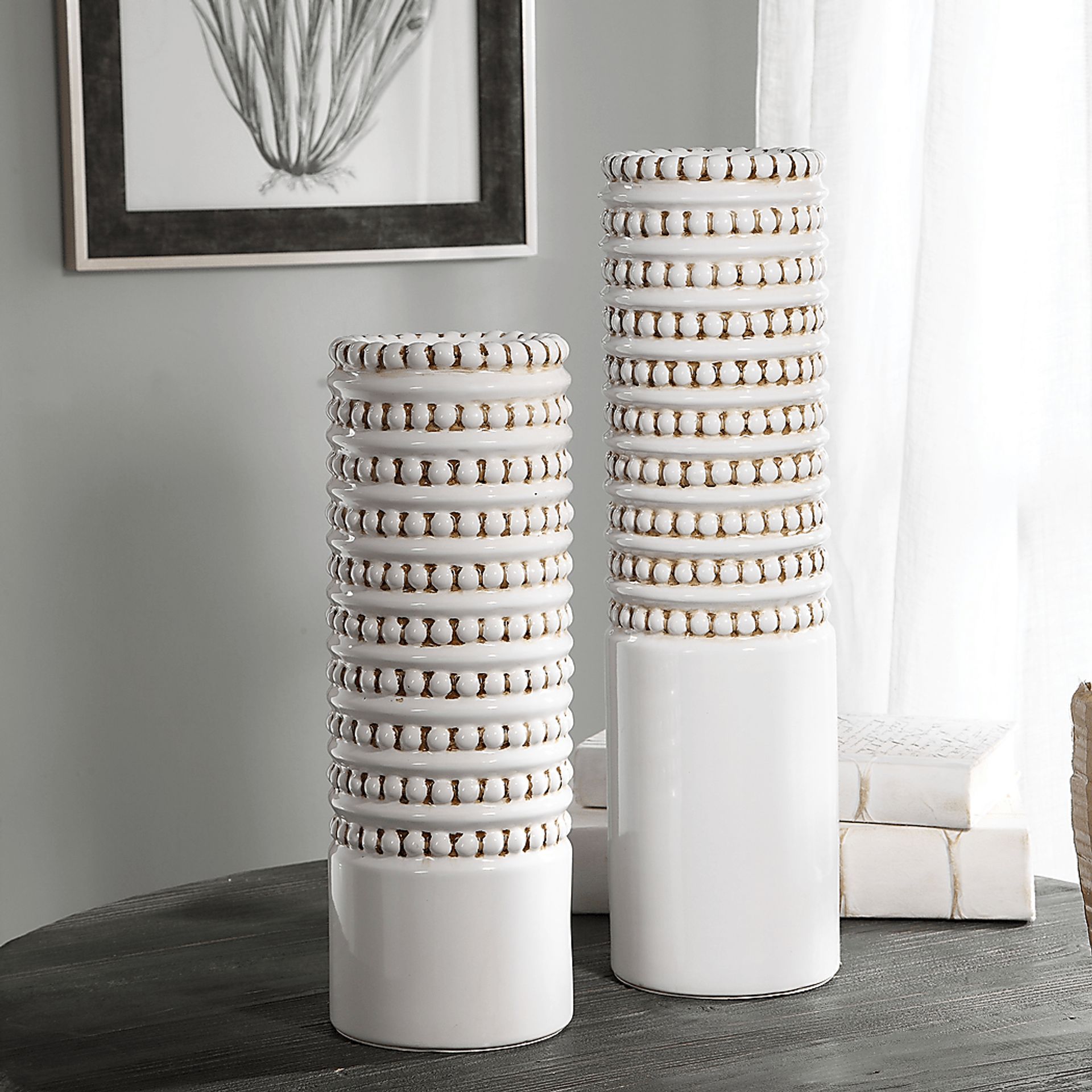Volpe White Vase, Set of 2 - Image 4