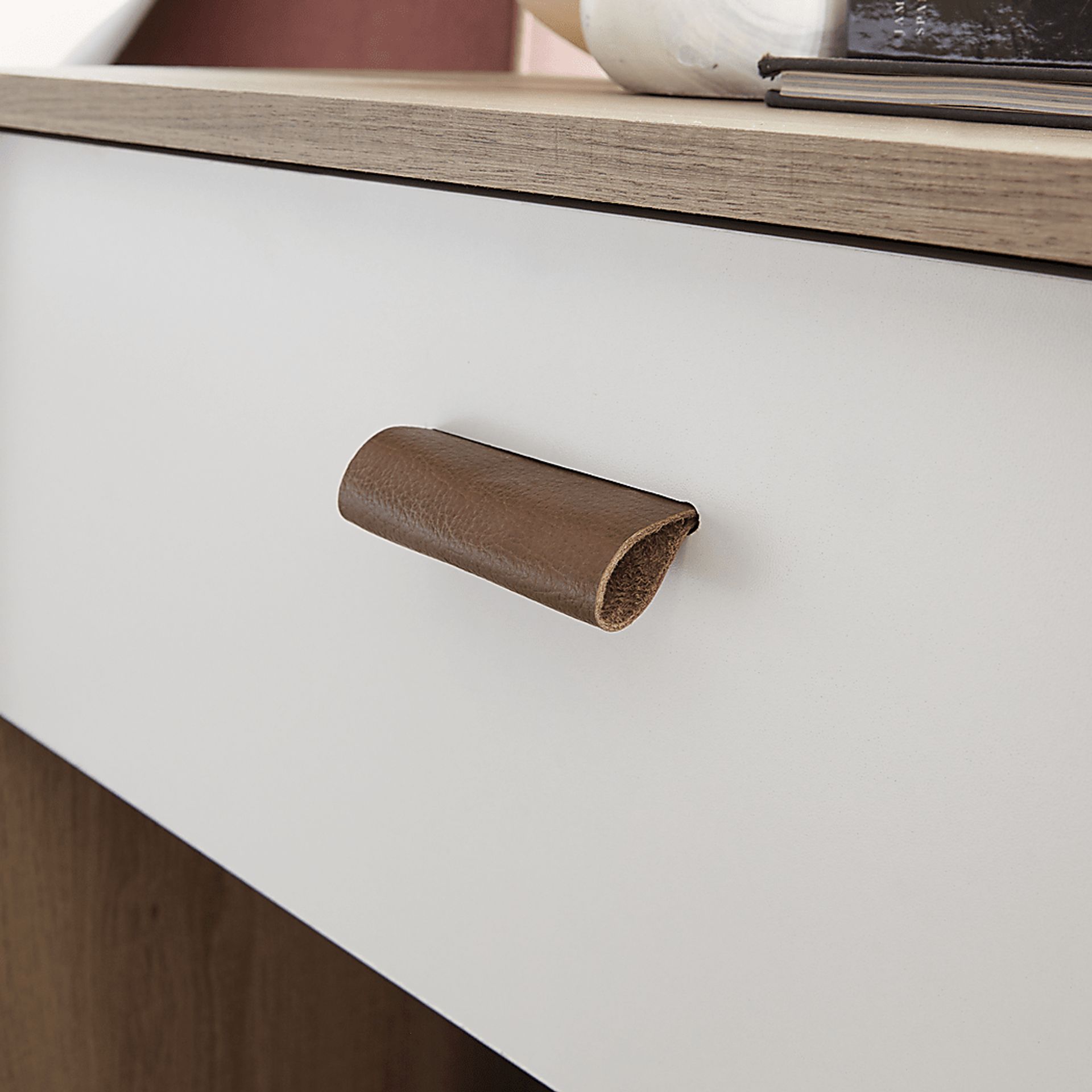 Waibeck Oak Nightstand - Image 3