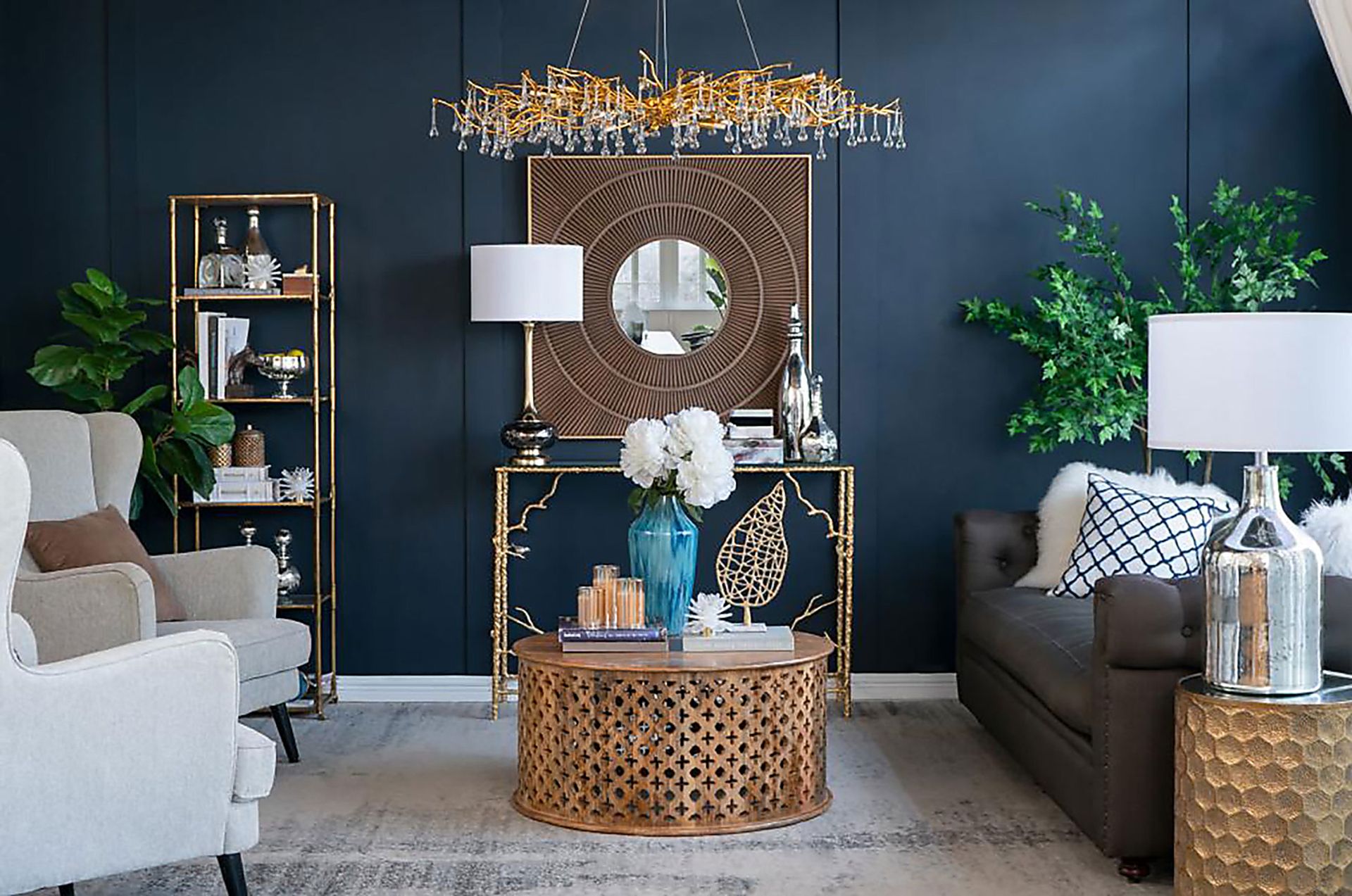 Wallis Home Gold Lamp - Image 2