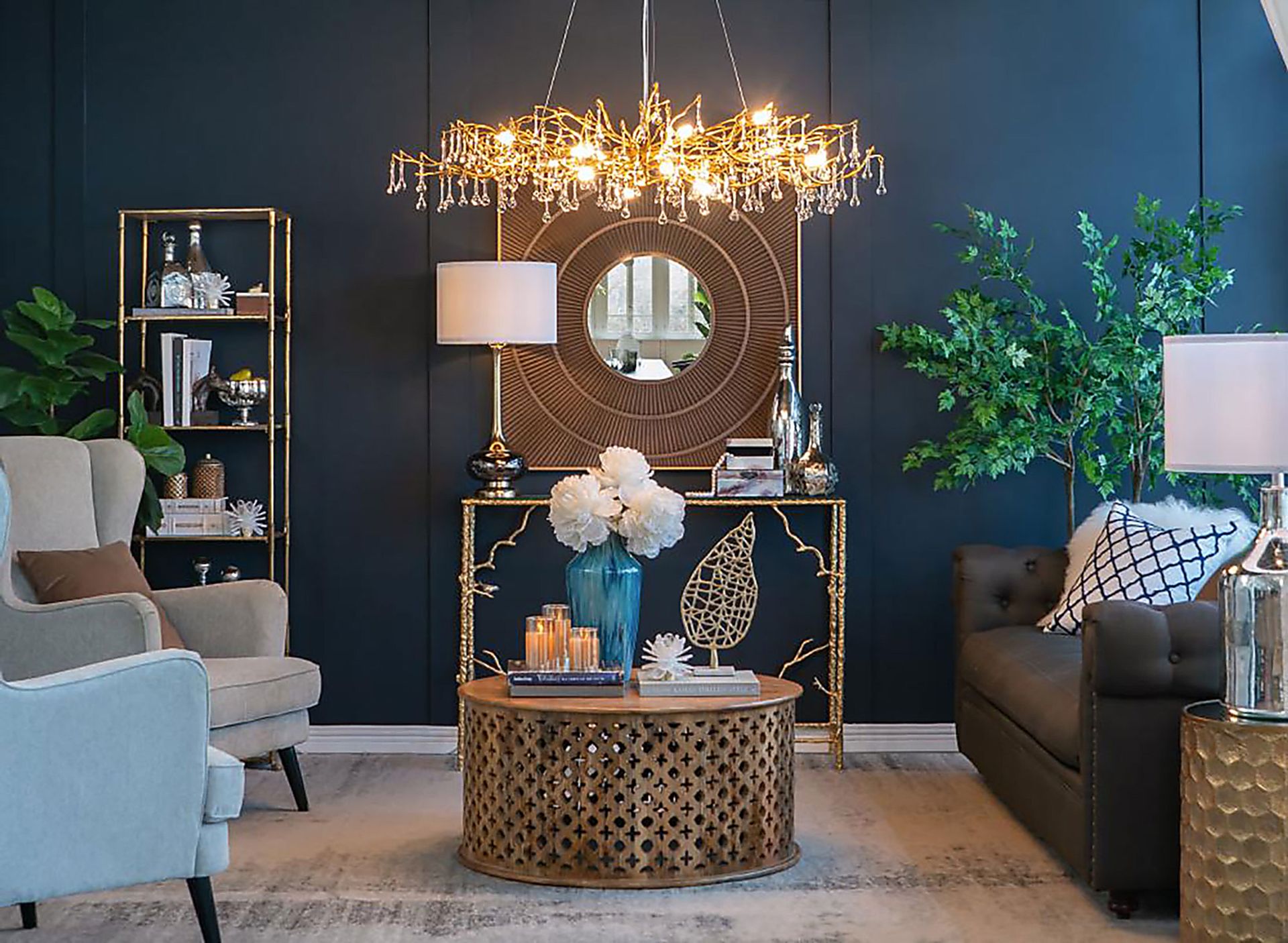 Wallis Home Gold Lamp - Image 3