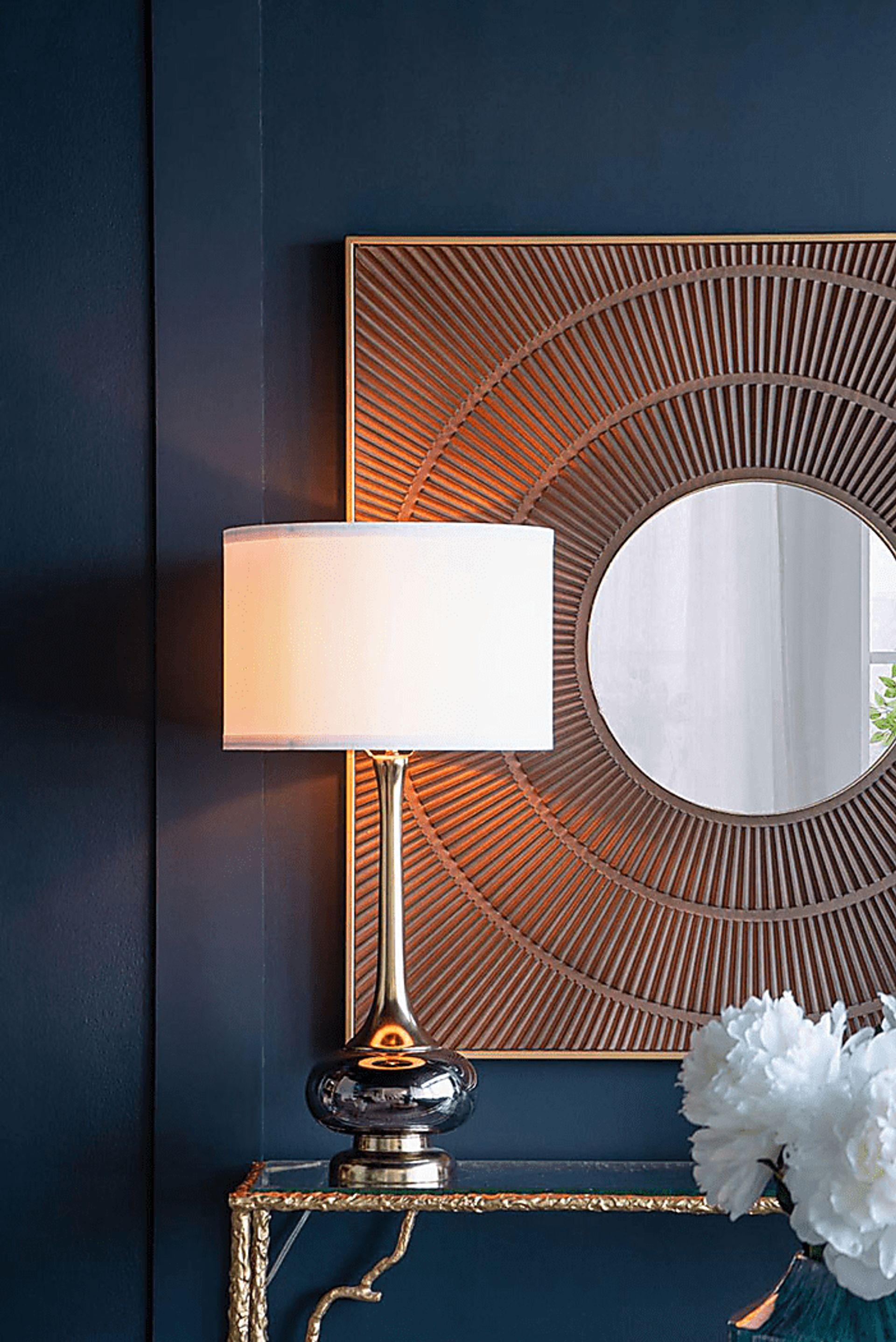 Wallis Home Gold Lamp - Image 4