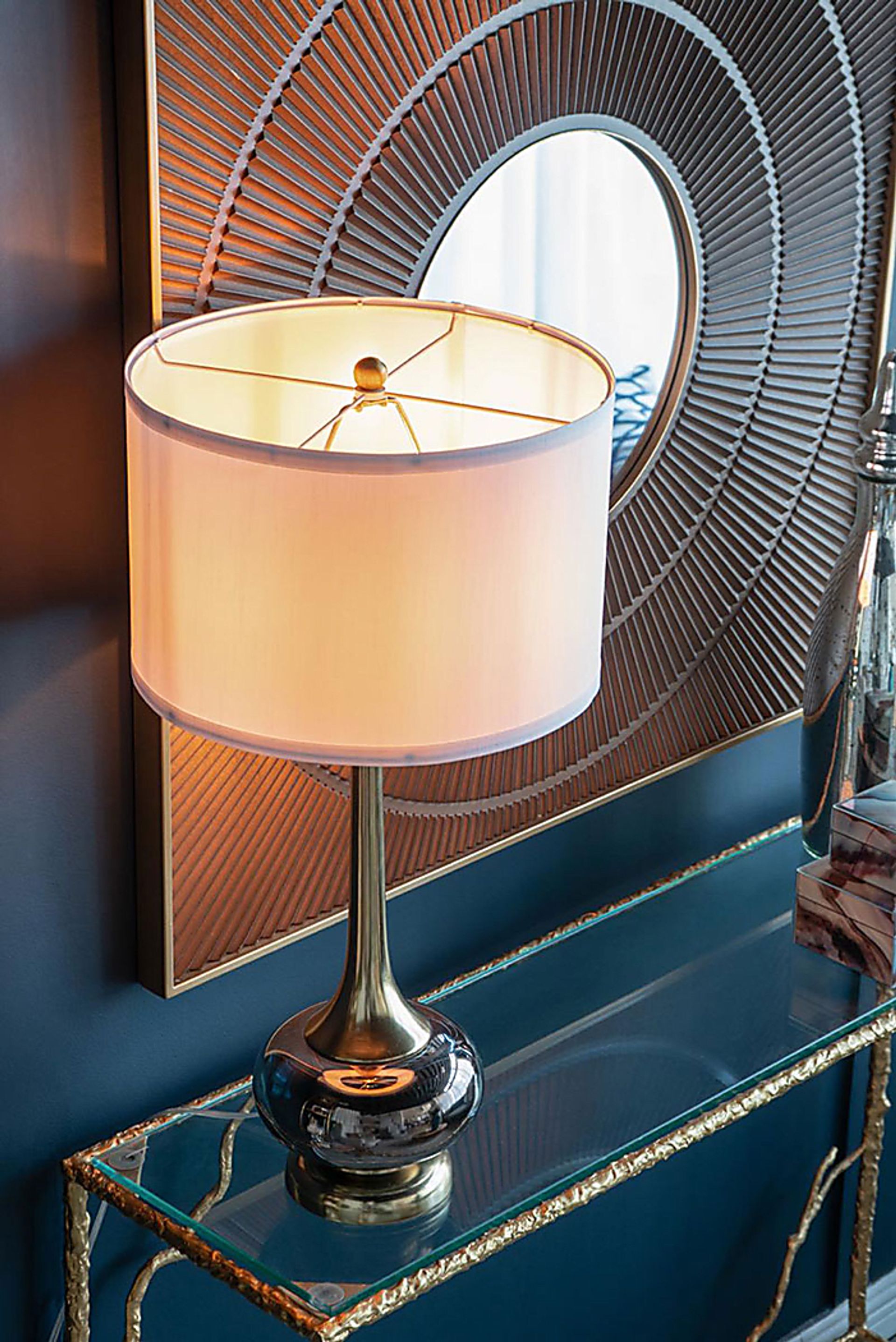 Wallis Home Gold Lamp - Image 5