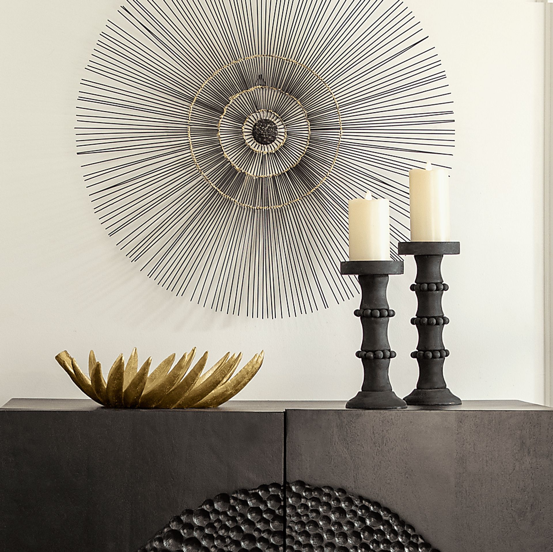 Wareingwood Black Short Candle Holder - Image 2