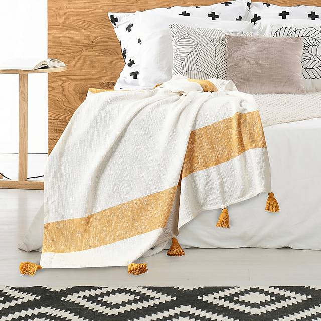 Wargol Yellow Throw Blanket - Thumbnail - Image 9