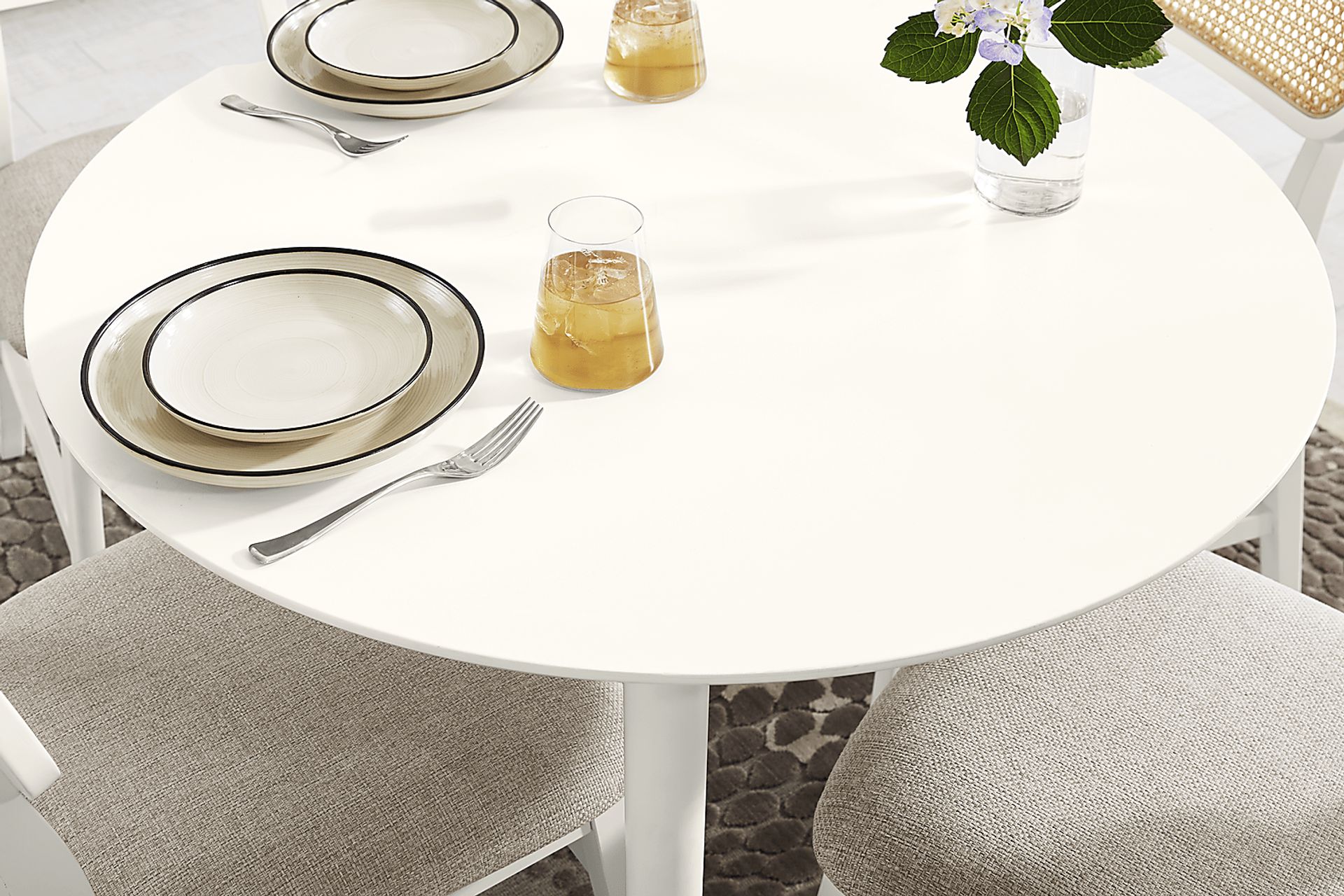 Watertown White 5 Pc Round Dining Room - Image 4