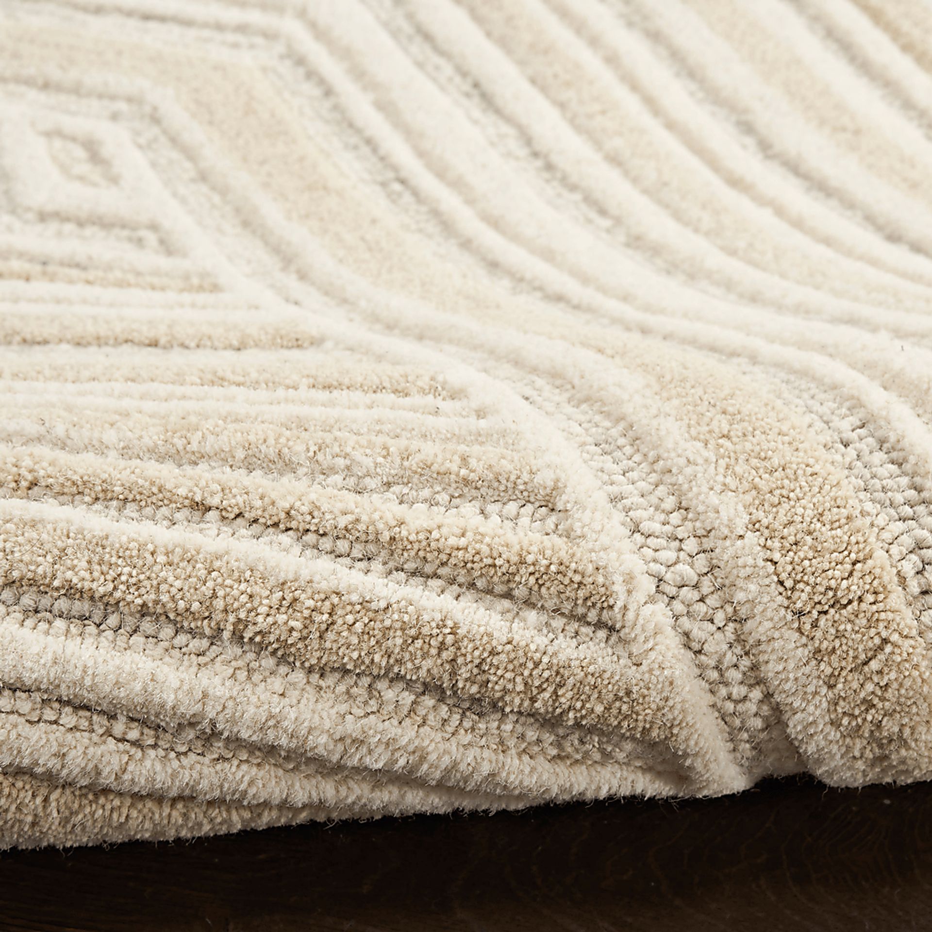 Wave Illusion Ivory 3'9 x 5'9 Rug - Image 3