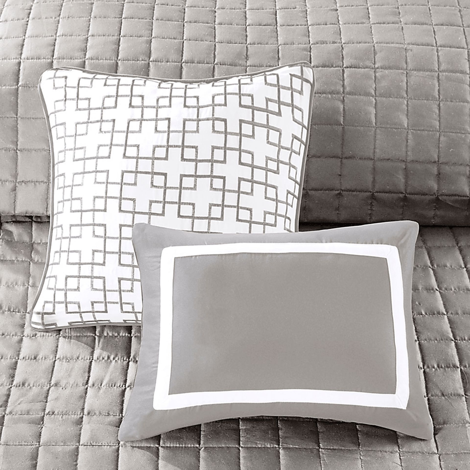 Wayde Gray 8 pc King/Cal Quilt Set - Image 10