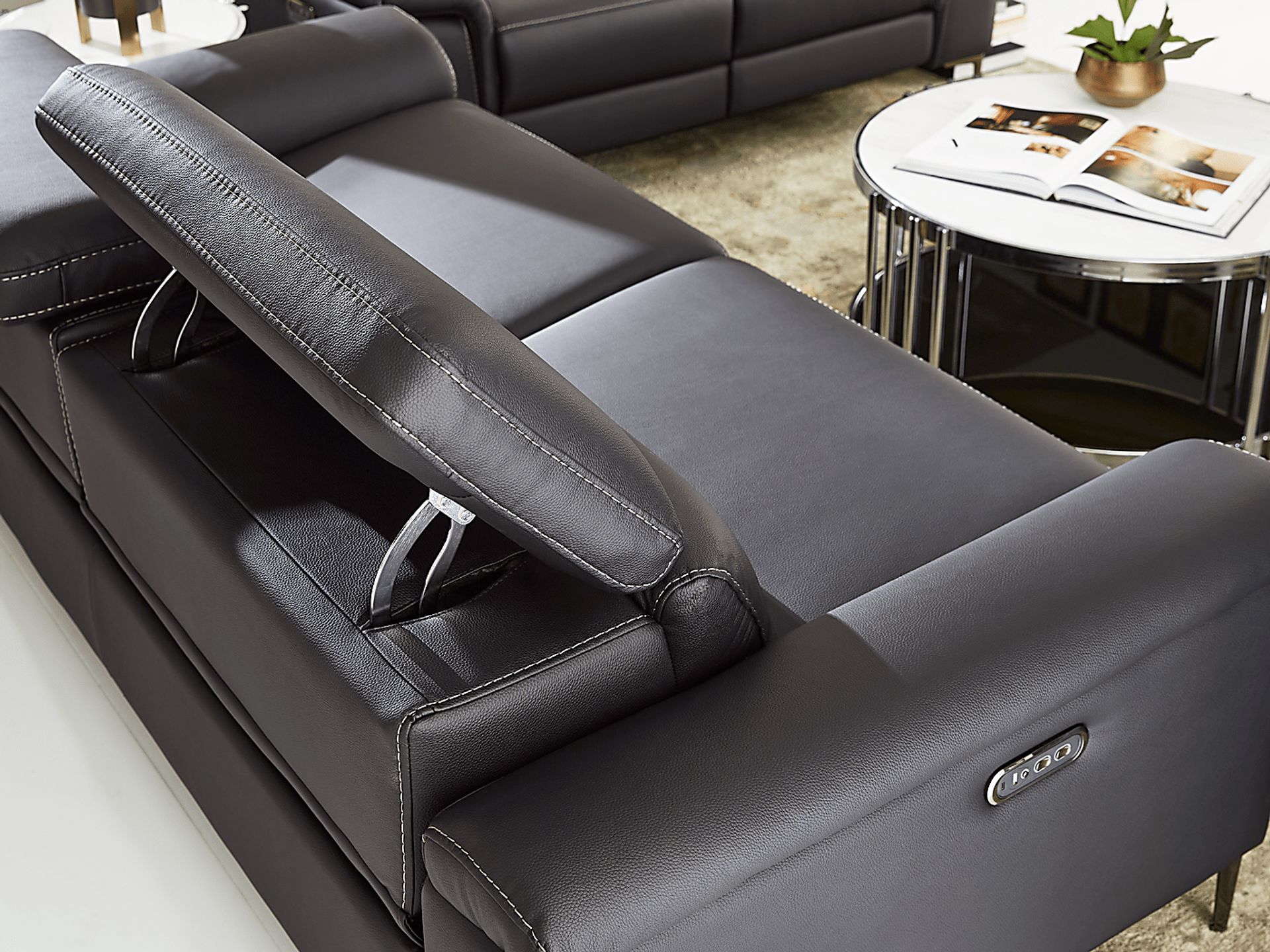 Weatherford Park Black 3 Pc Living Room with Dual Power Reclining Sofa - Image 4