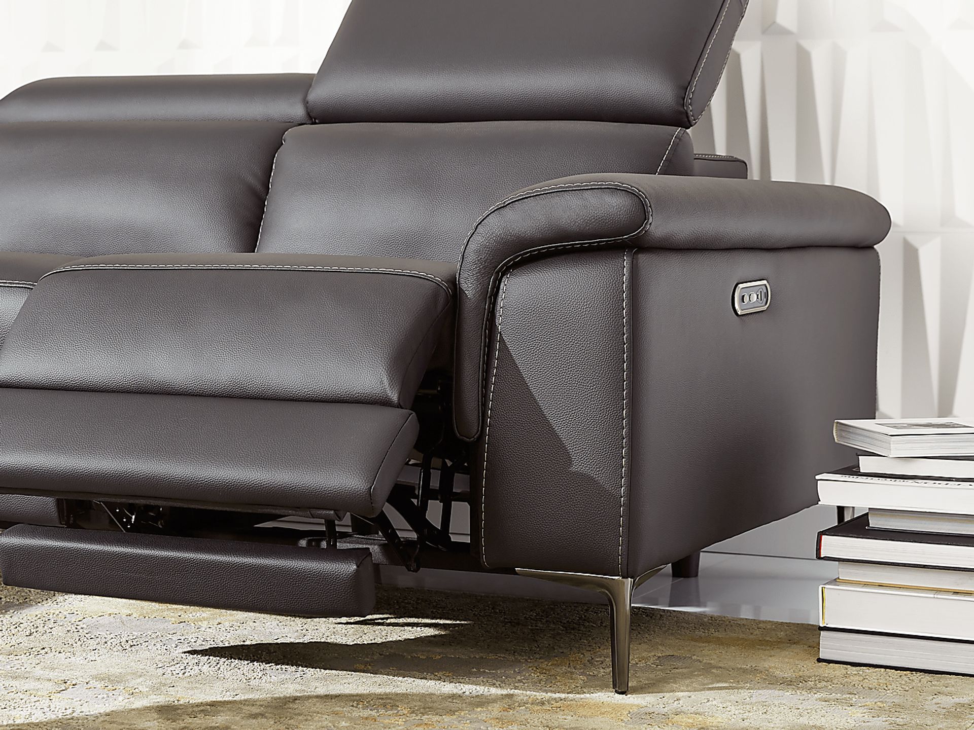 Weatherford Park Black 3 Pc Living Room with Dual Power Reclining Sofa - Image 5