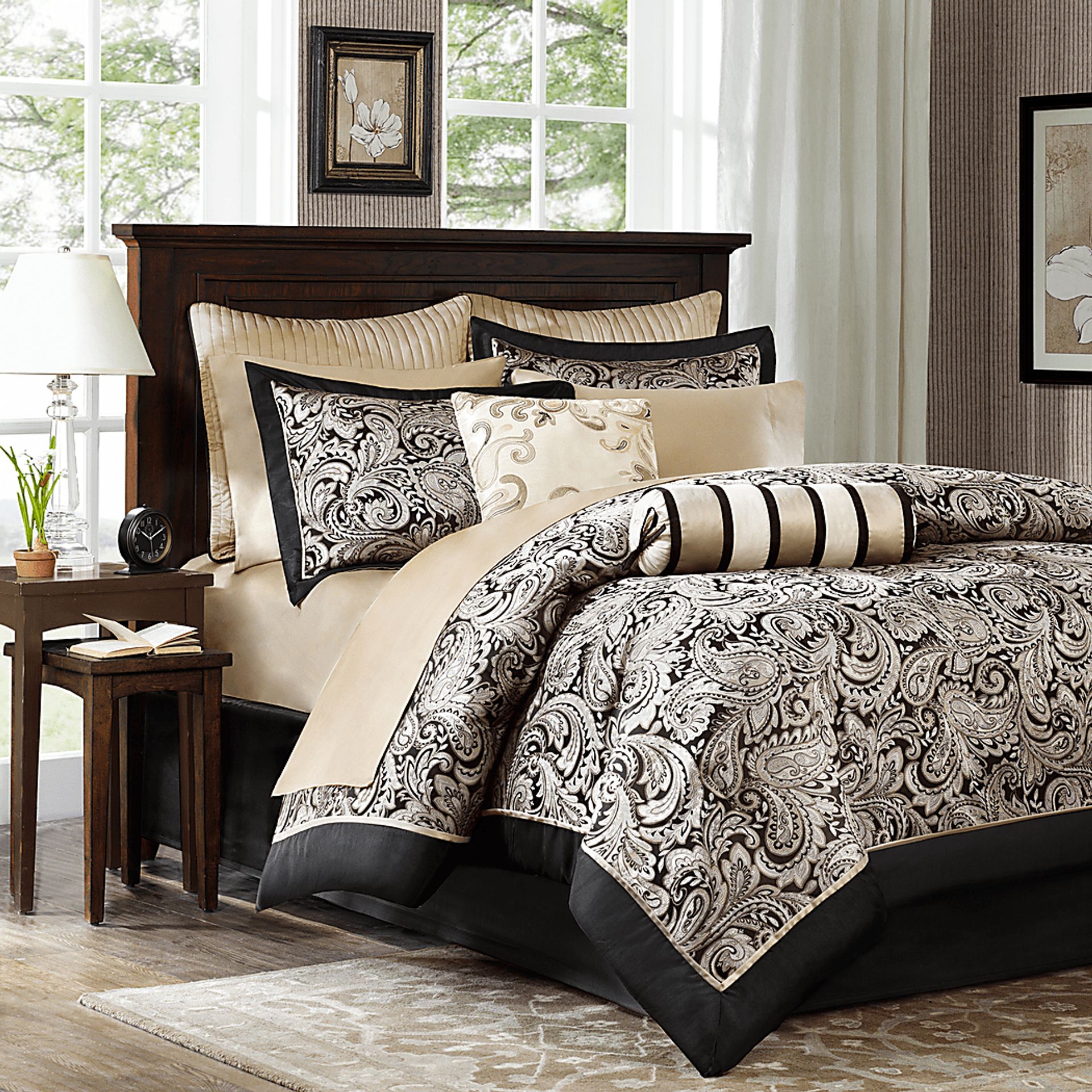 Wellesy Black 12 Pc Full Comforter Set - Image 2