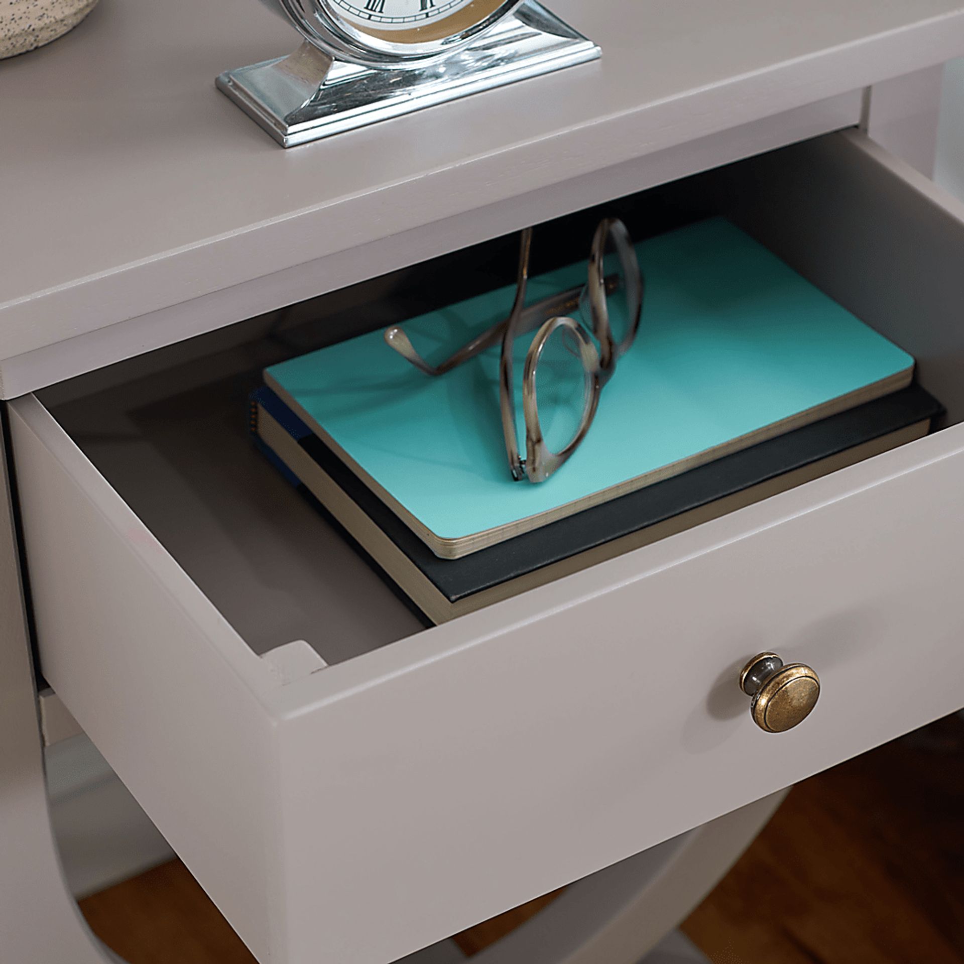 Wespanee Gray Nightstand - Image 13