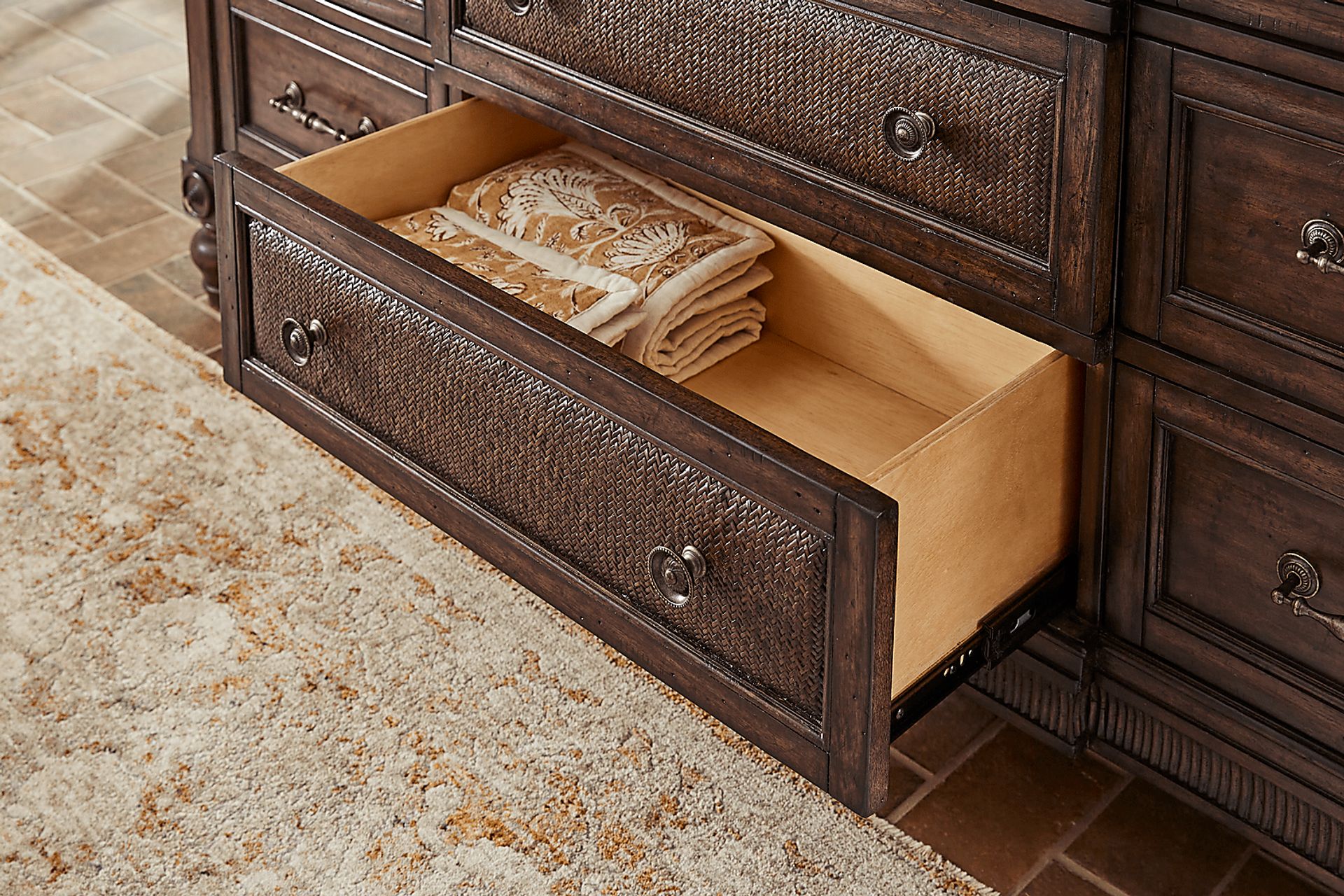 West Indies Brown 5 Pc Queen Panel Bedroom - Image 8