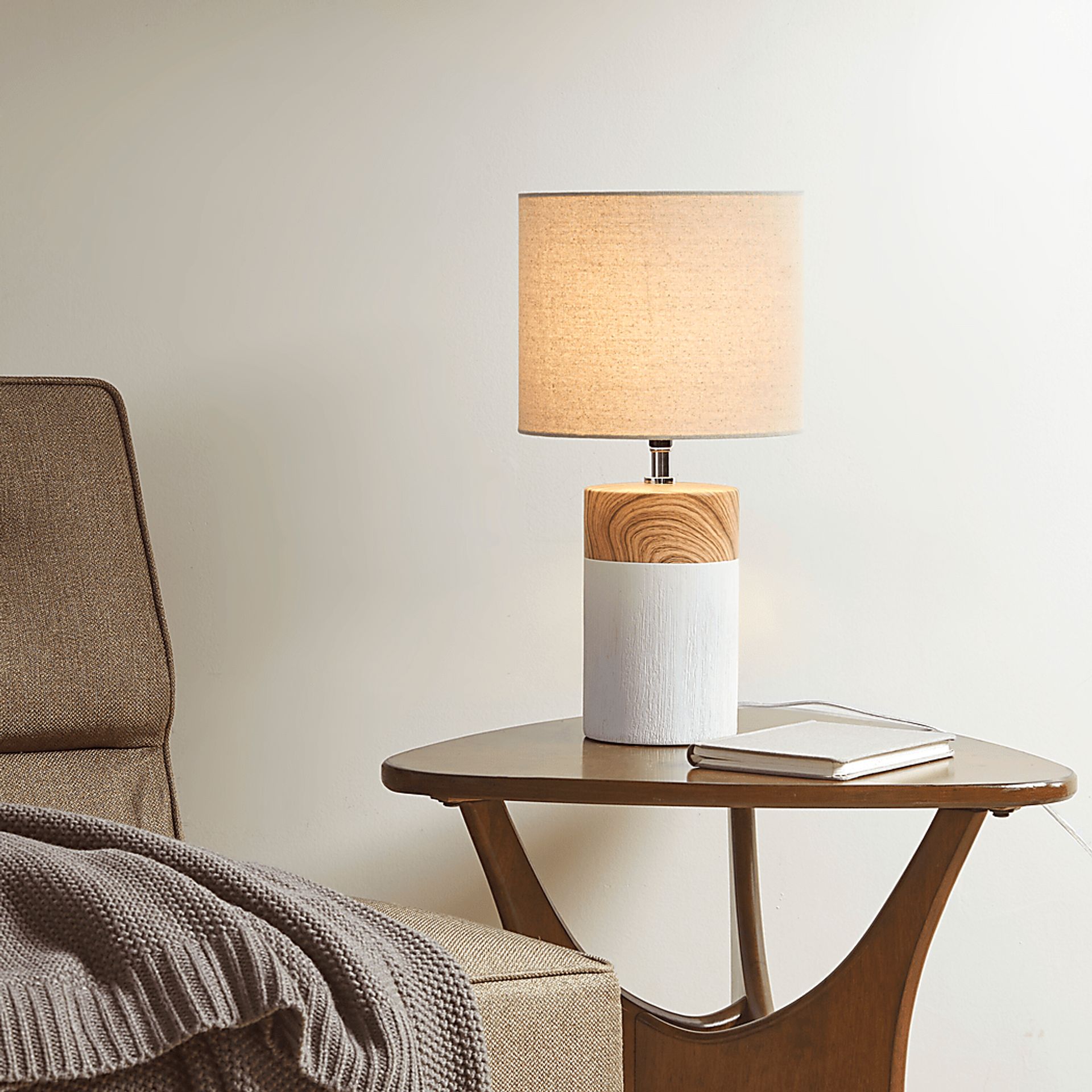 Westbury Drive White Lamp - Image 7