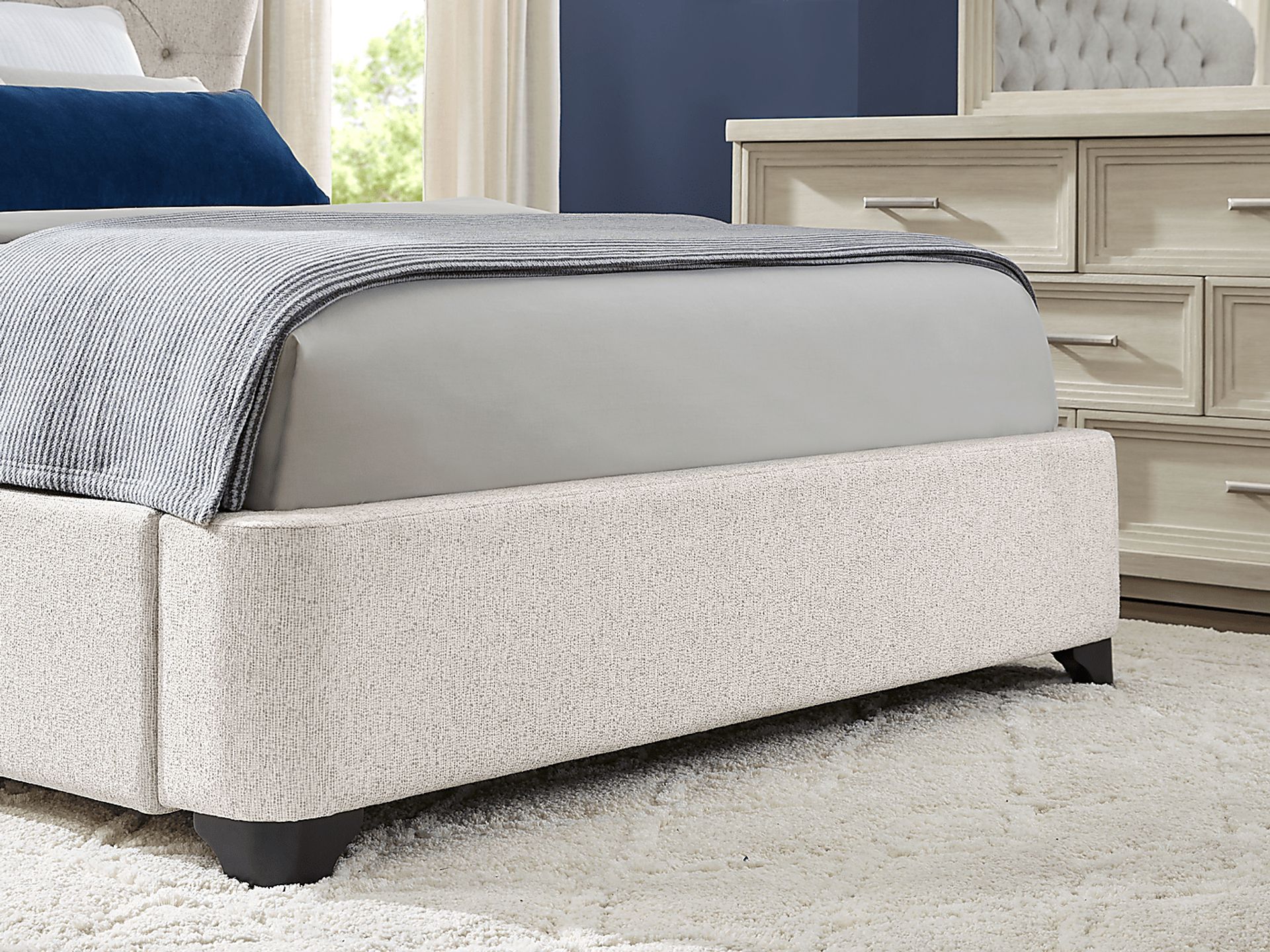 Westgate Gray 3 Pc Queen Bed - Image 3