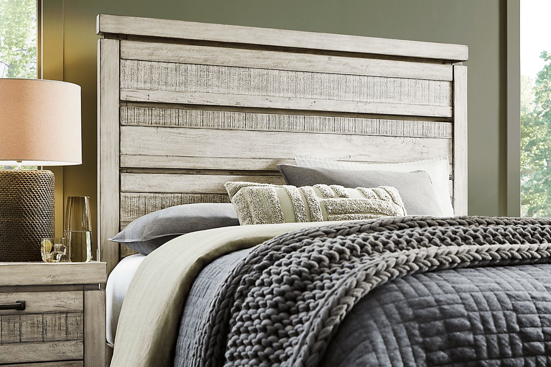 Westover Hills Gray 7 Pc King Panel Bedroom - Image 3