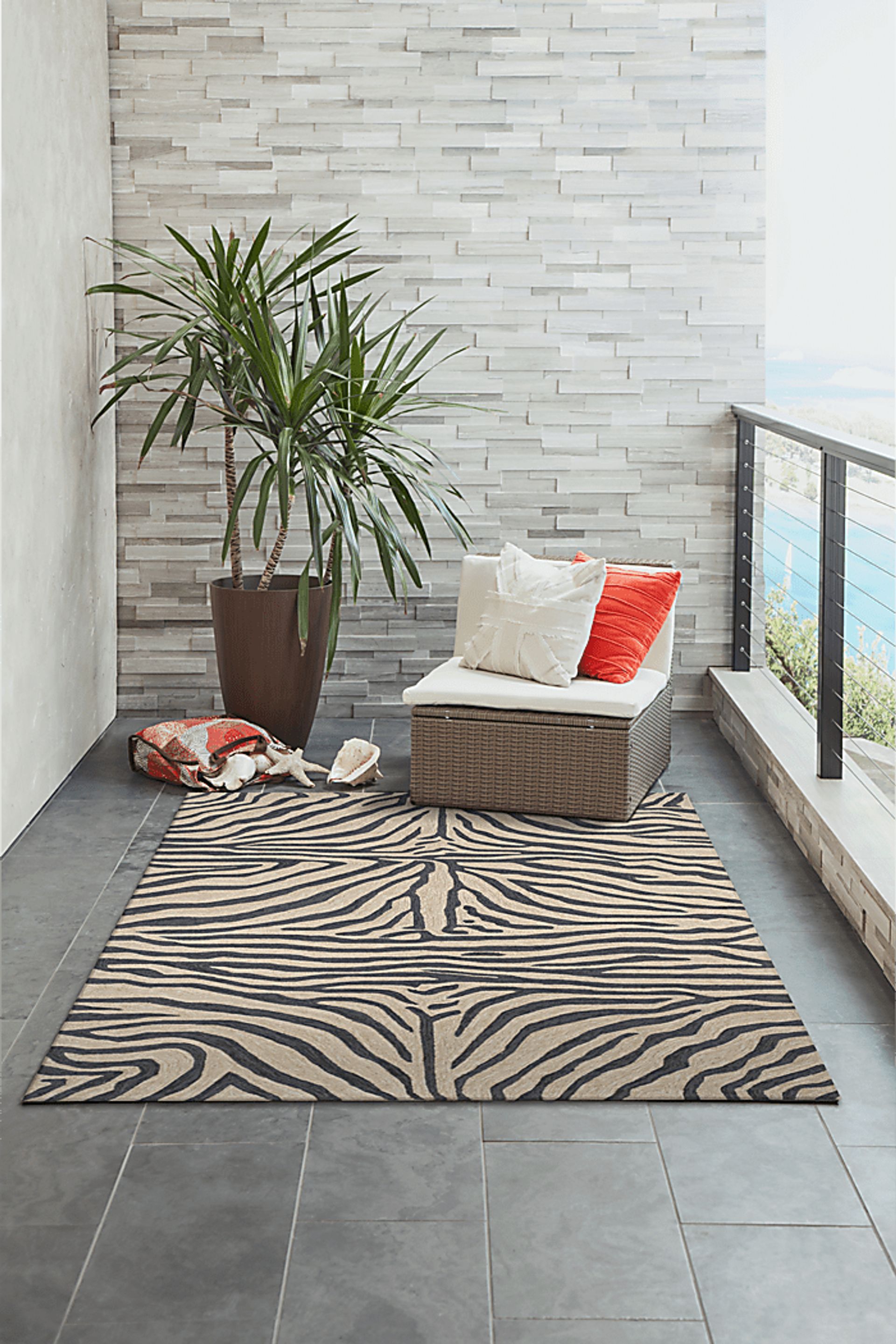 Weto Black 5' x 7'6 Indoor/Outdoor Rug - Image 2