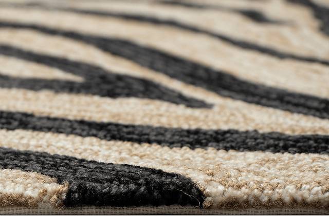 Weto Black 5' x 7'6 Indoor/Outdoor Rug - Thumbnail - Image 5
