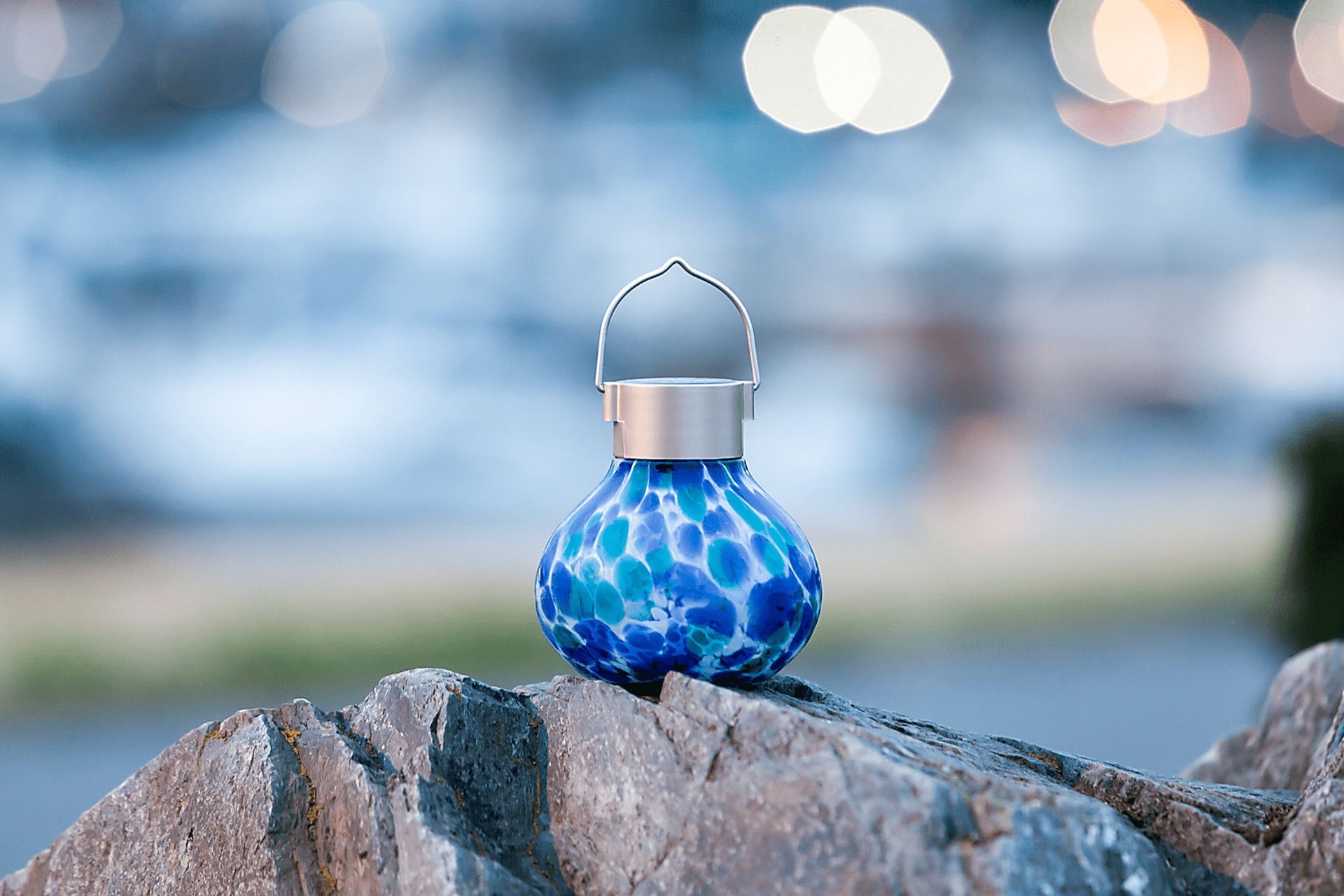 Wigly Trail Outdoor Blue Solar Lantern - Image 4