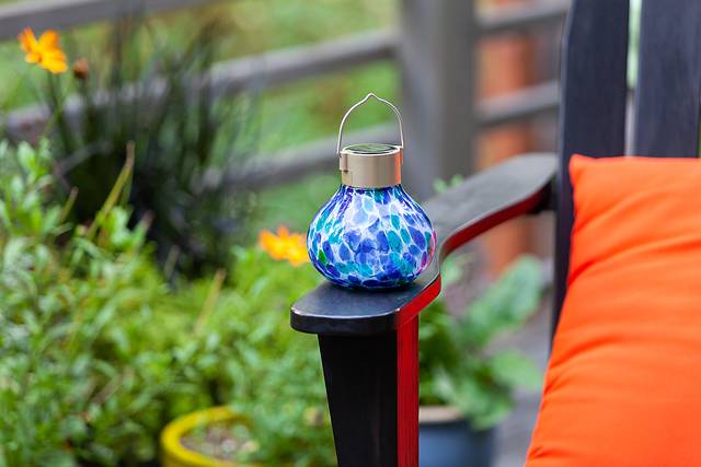 Wigly Trail Outdoor Blue Solar Lantern - Thumbnail - Image 7