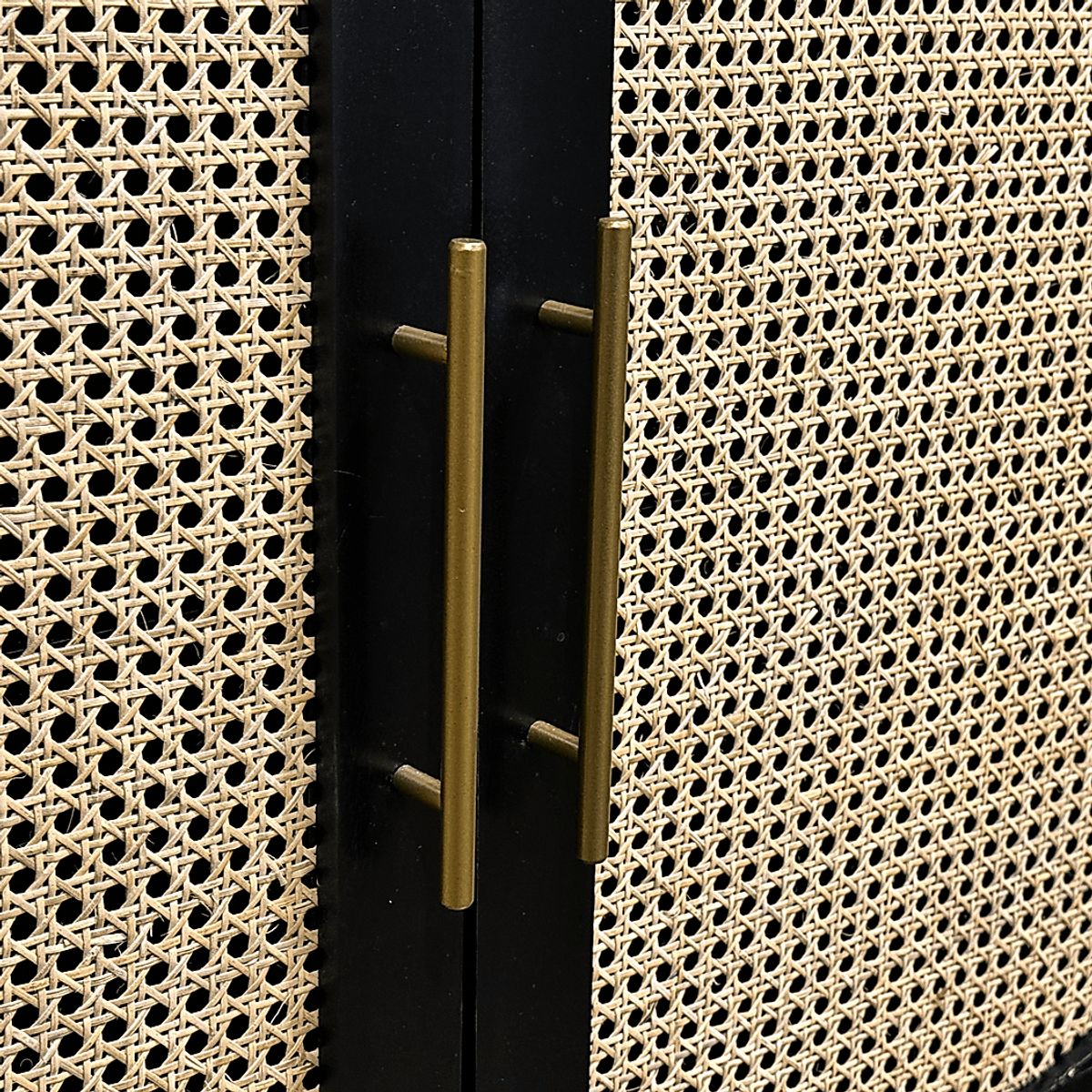 Willowa Black Black,Colors Accent Rooms to Go